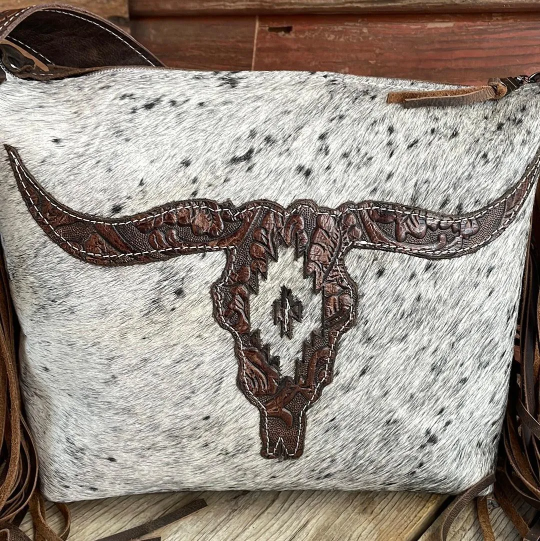 041 Annie - B&W Speckle w/ Cowboy Tool Skull Design