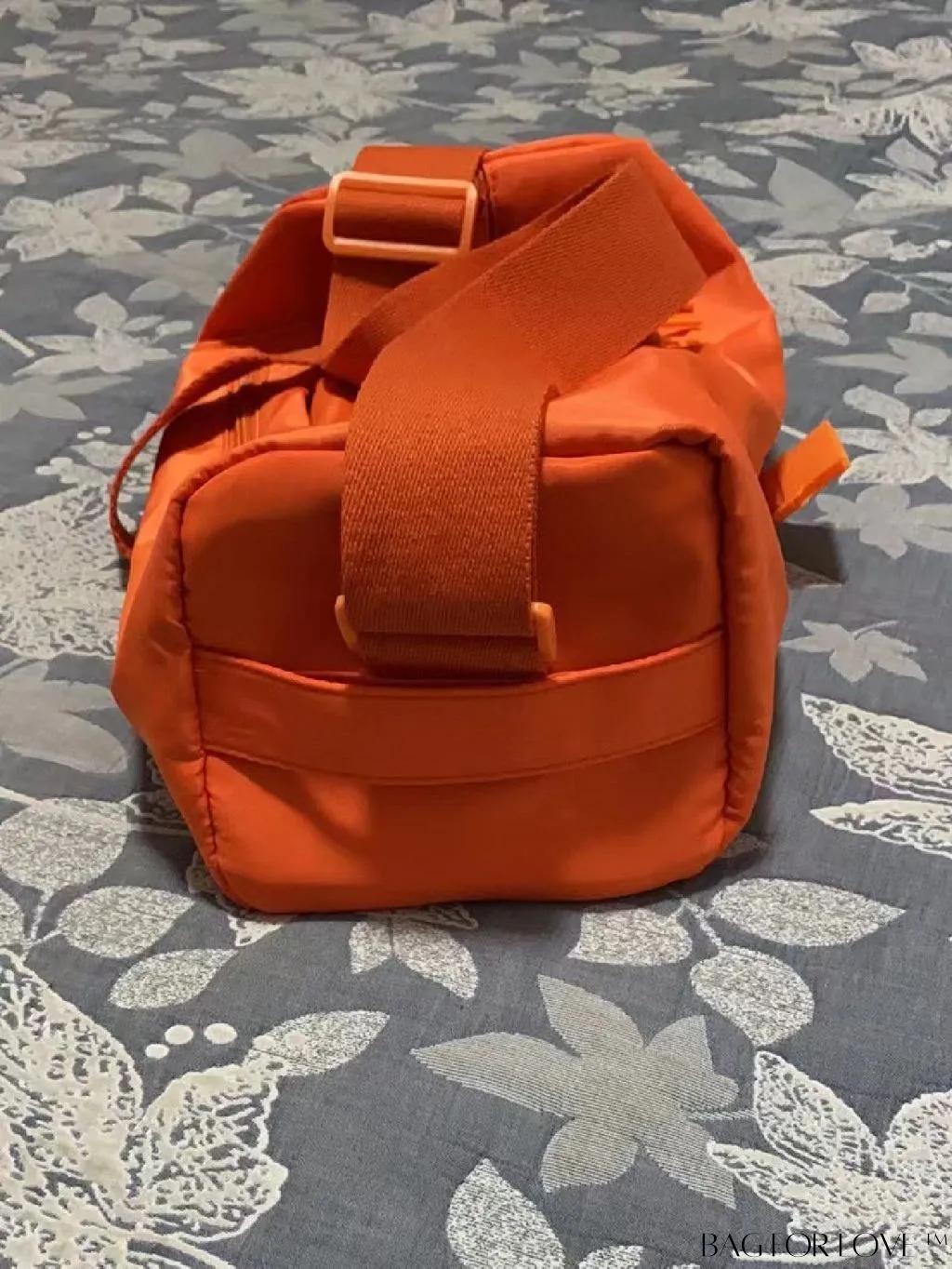BagForLove - Spacious and Durable Nylon Crossbody Bag for Casual Sports and Travel