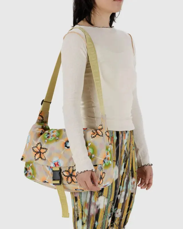 BAGGU Nylon Messenger Bag - Raisa
