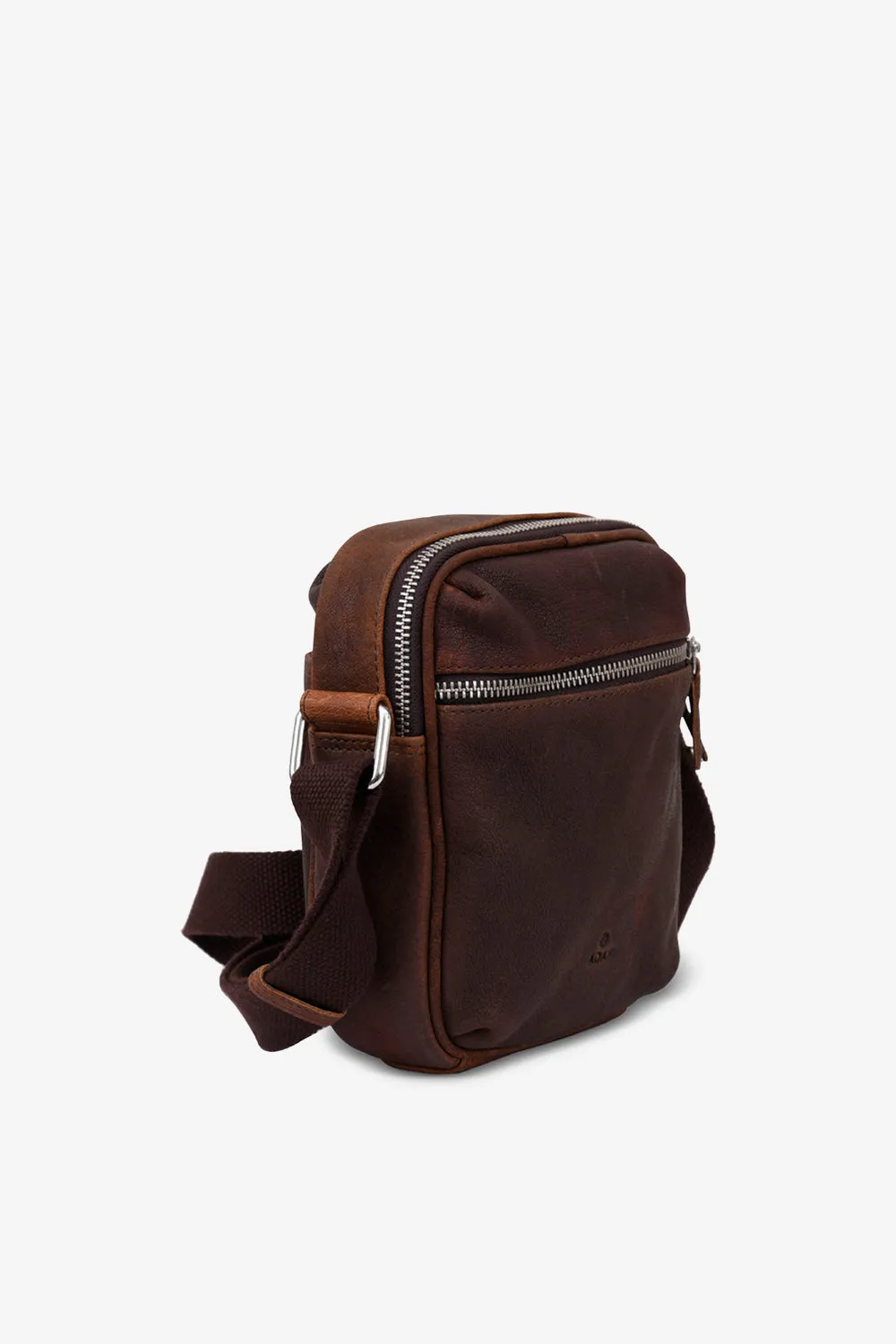 Catania messenger Alfie Dark brown