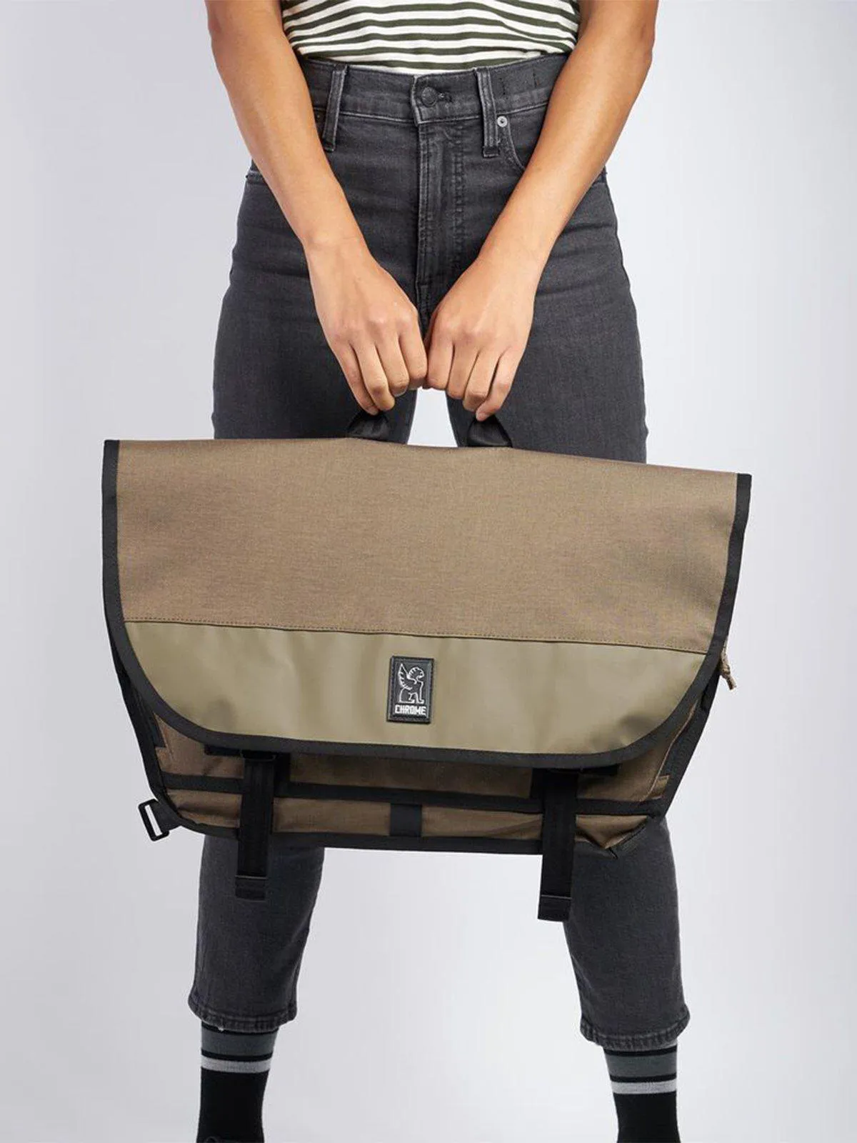 Chrome Industries Buran III Messenger Bag Black