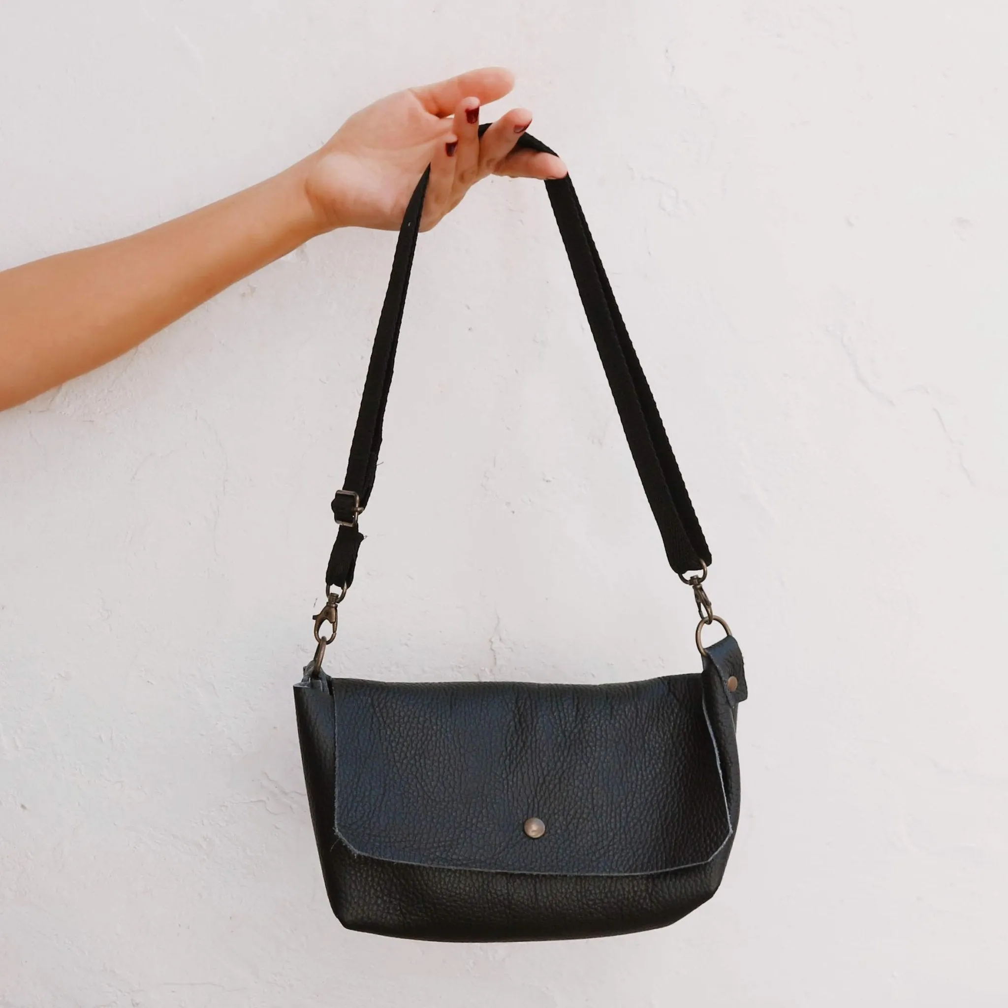 Cross Body Leather Handbag - Claudia  Black