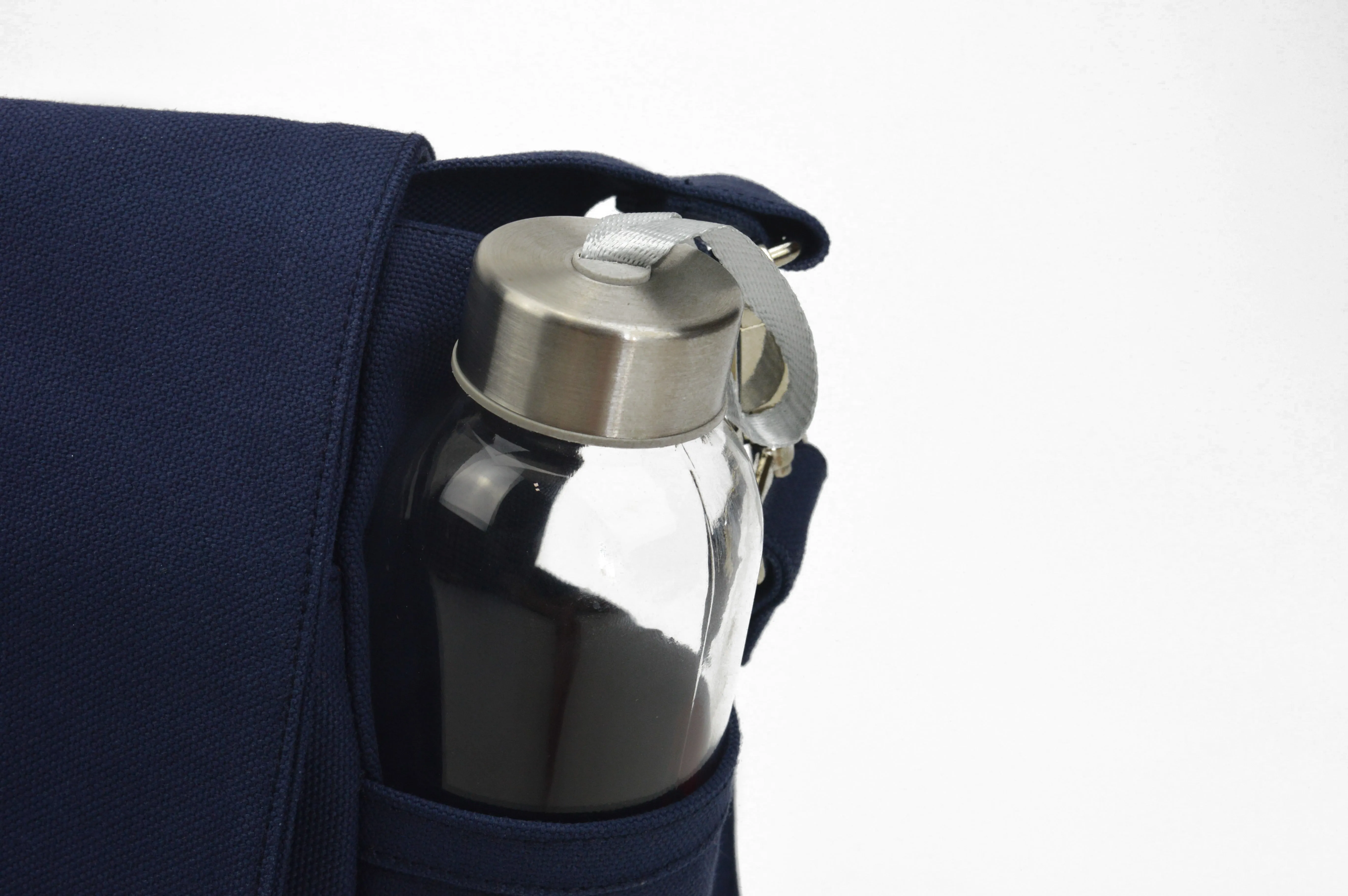 Daniel 18 Navy | Messenger Bag