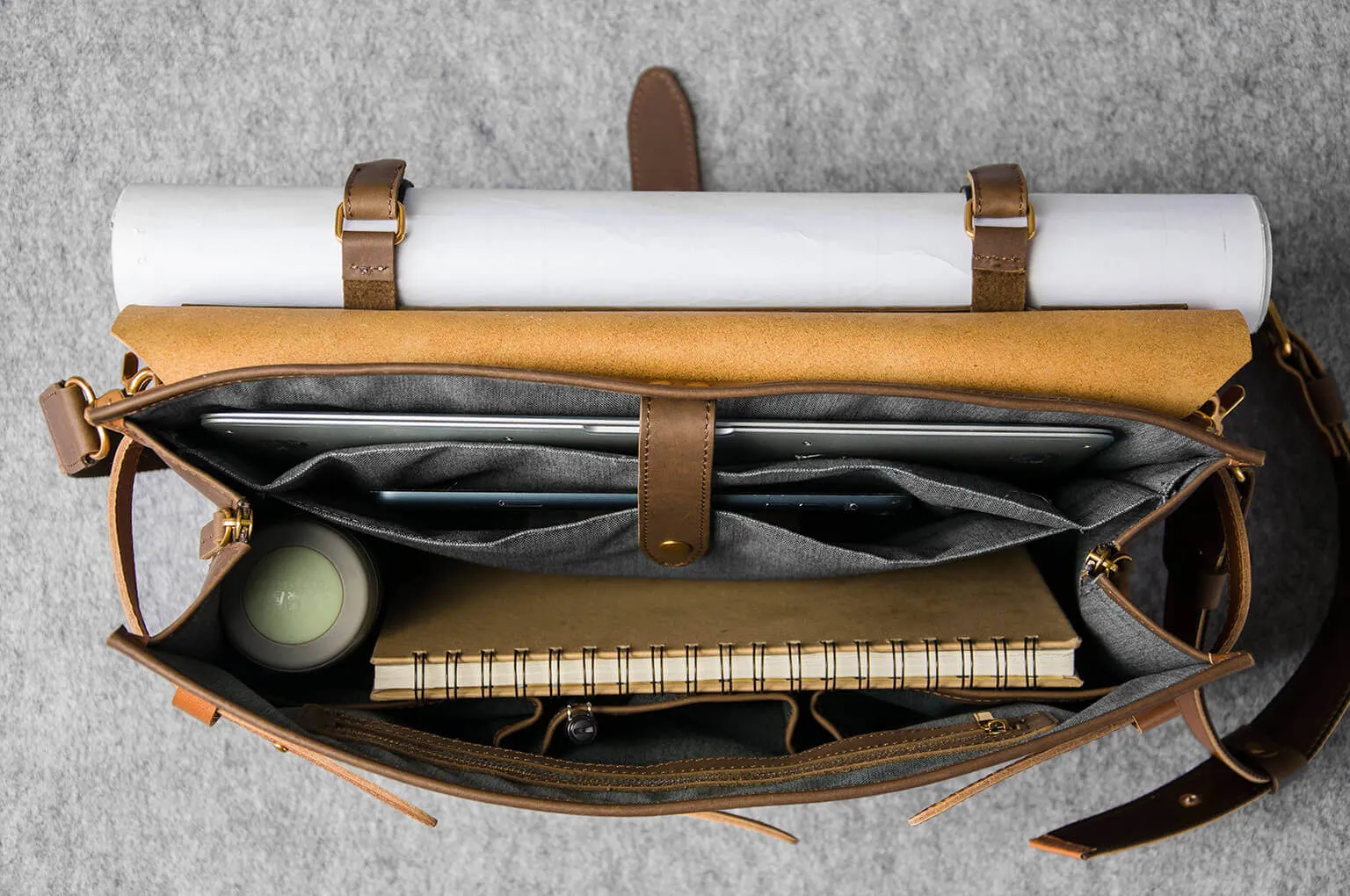 DESIGNER MESSENGER MINIMAL PLUS - toffee
