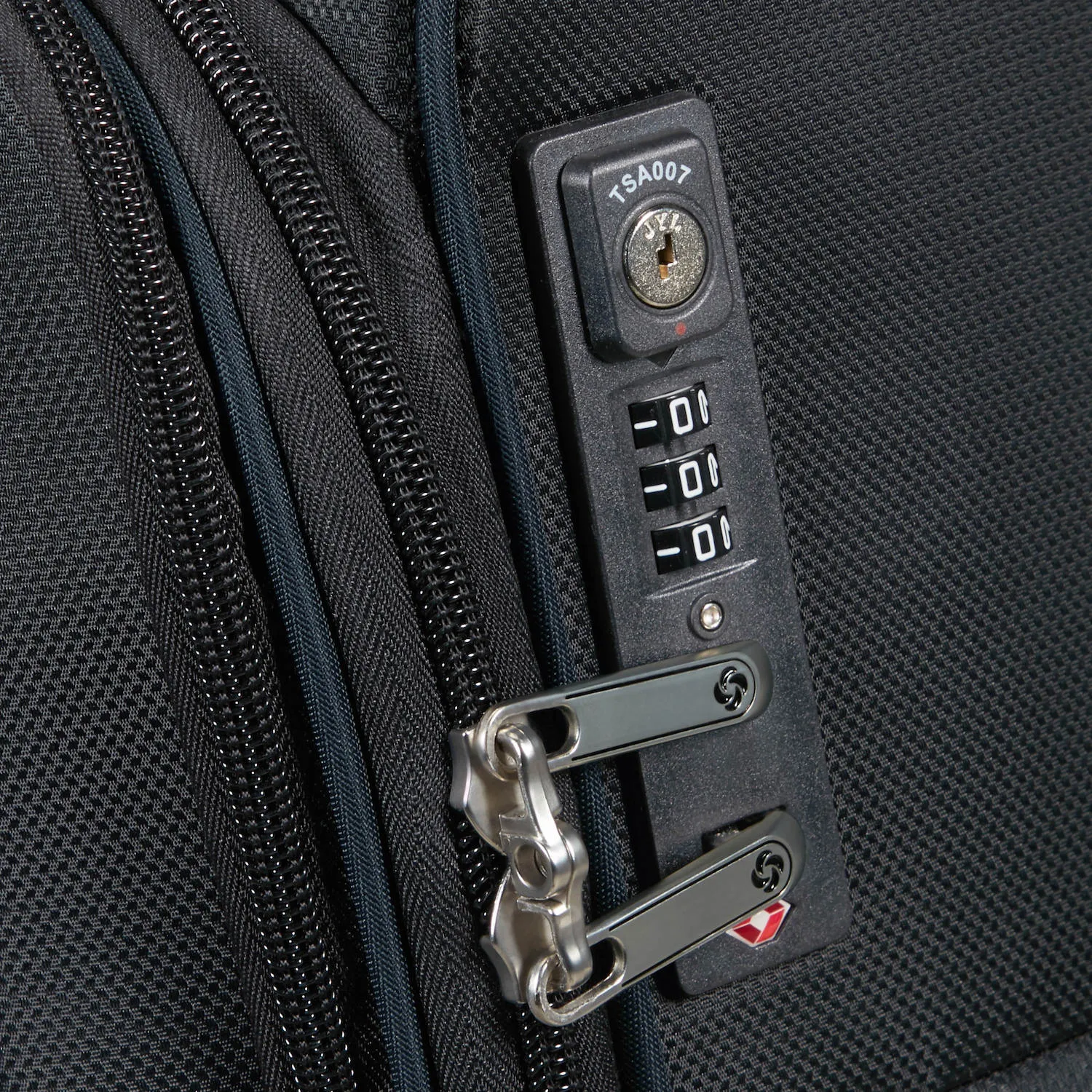 D'Lite Spinner Carry-On Expandable