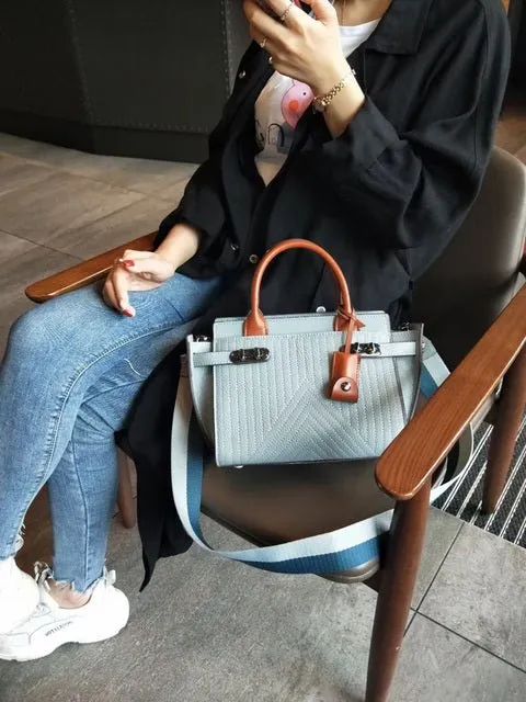 Female Shoulder Handbag Trapeze Bag