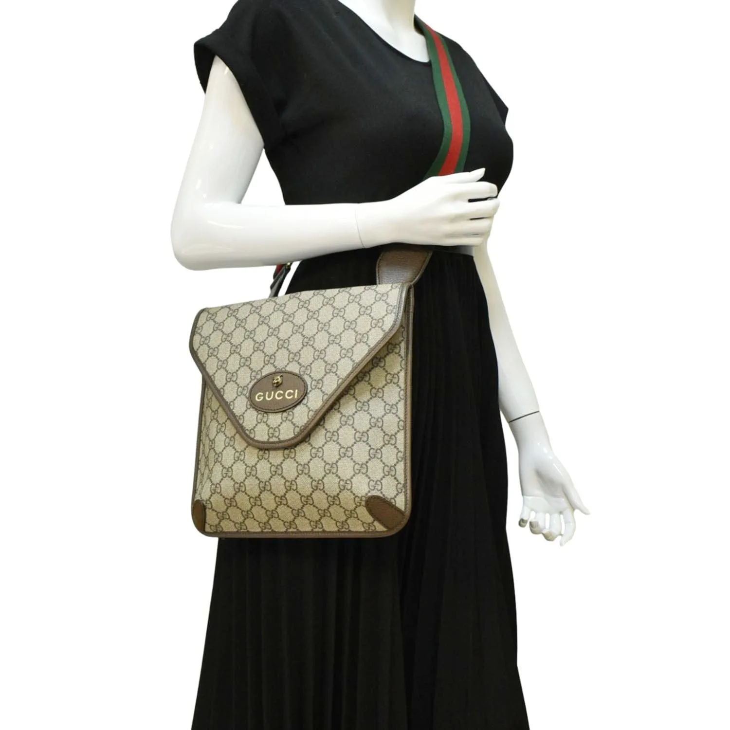 GUCCI Neo Vintage Medium GG Supreme Canvas Messenger Bag Beige 598604