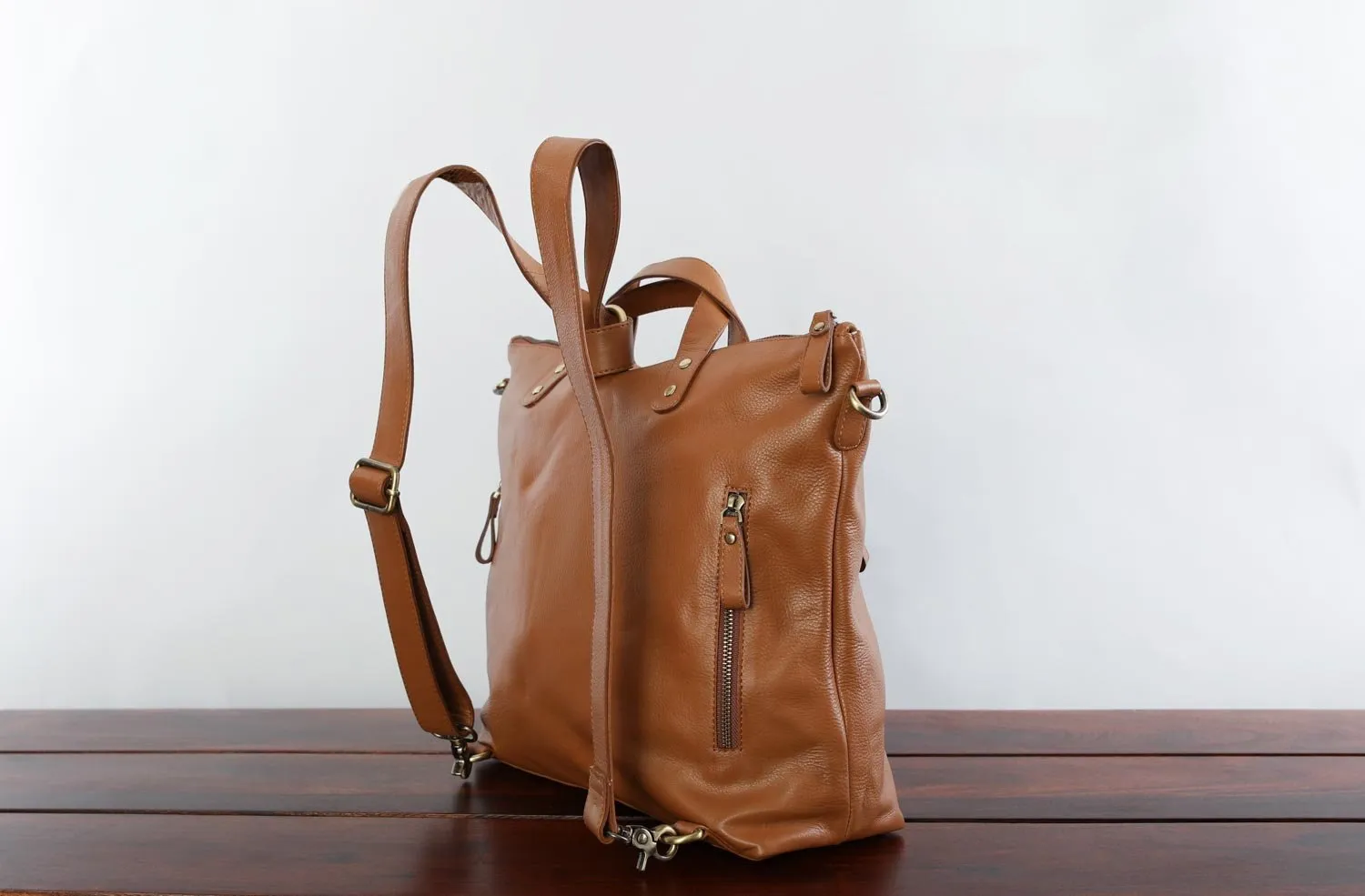 Hana Satchel in tan Brown