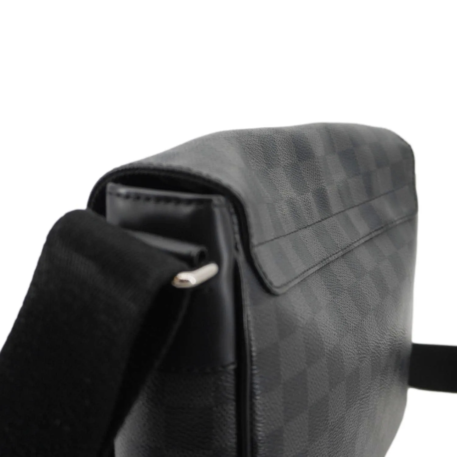 LOUIS VUITTON District PM Messenger Damier Graphite Messenger Bag Black