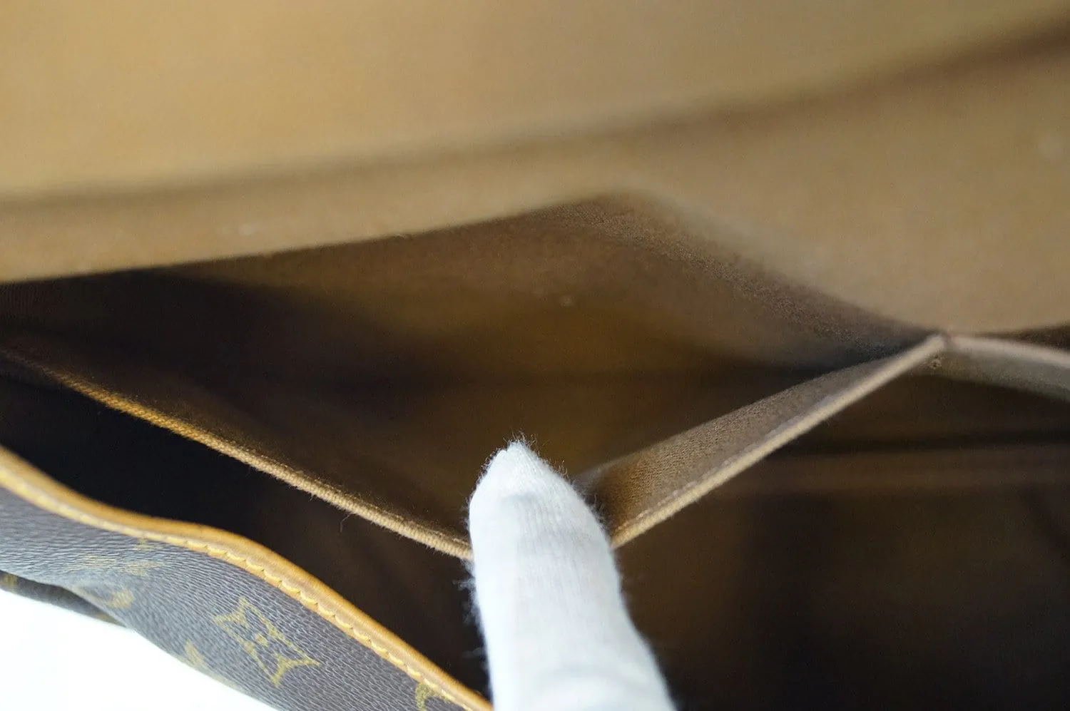 LOUIS VUITTON Monogram Saumur 35 Shoulder Bag