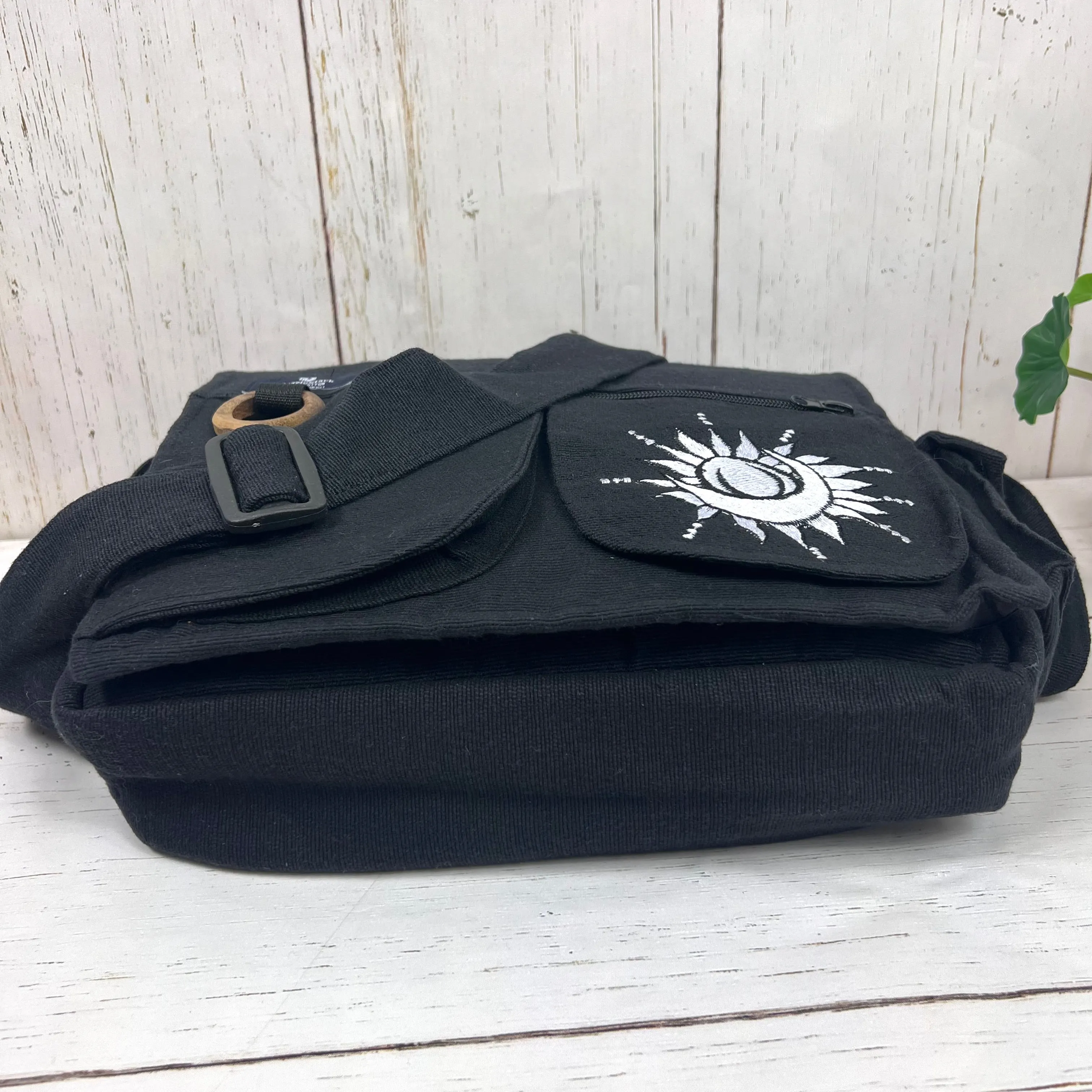 Lukla Messenger Bag