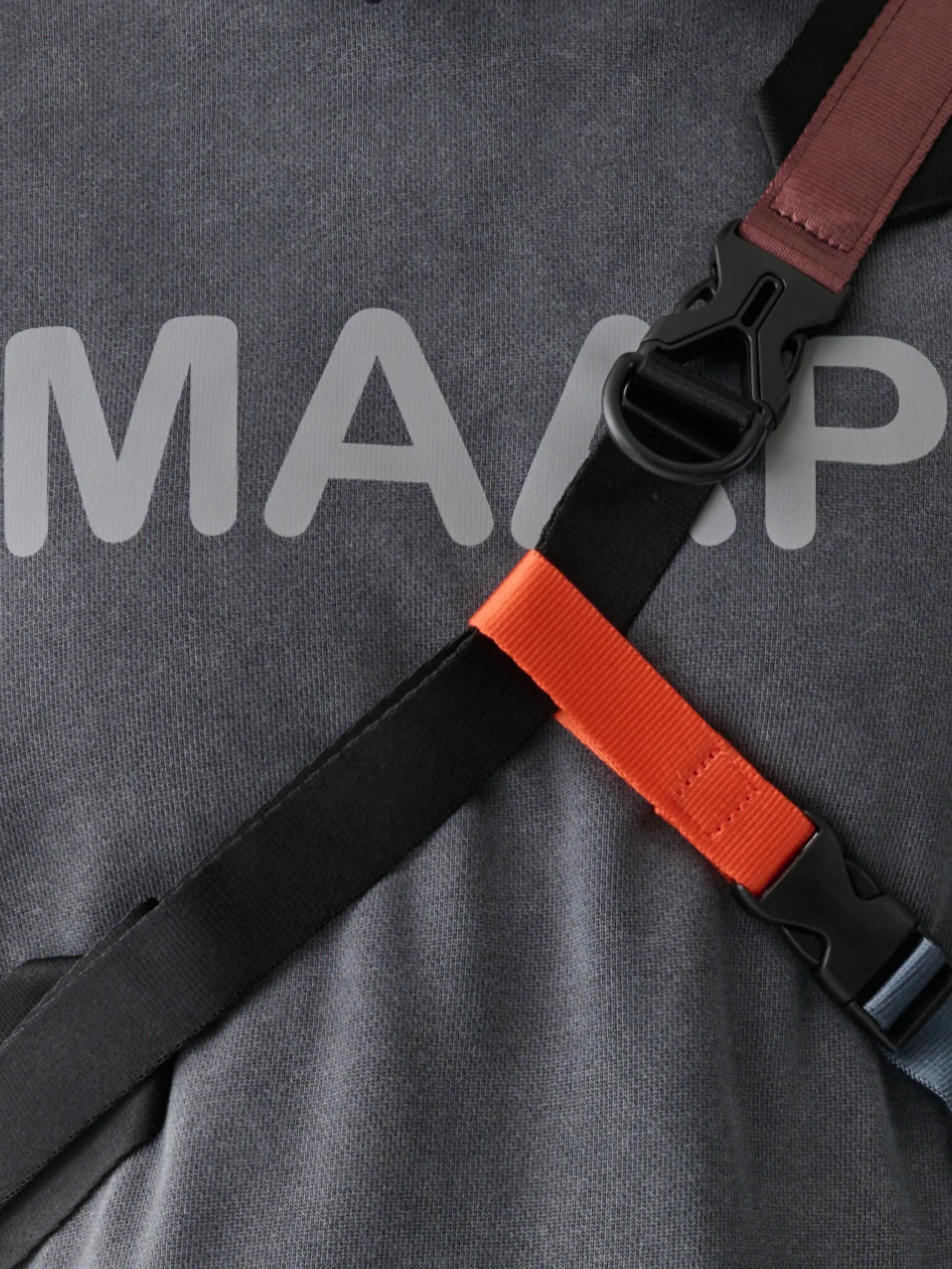 maap&côte&ciel Isarau Messenger Black