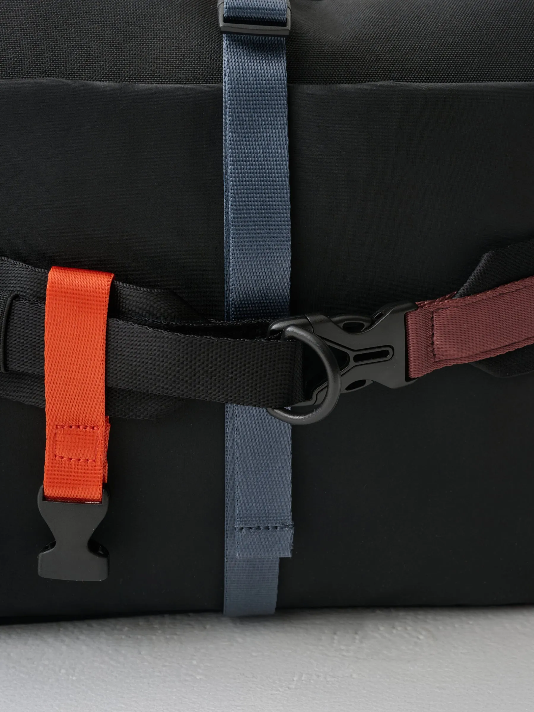 maap&côte&ciel Isarau Messenger Black