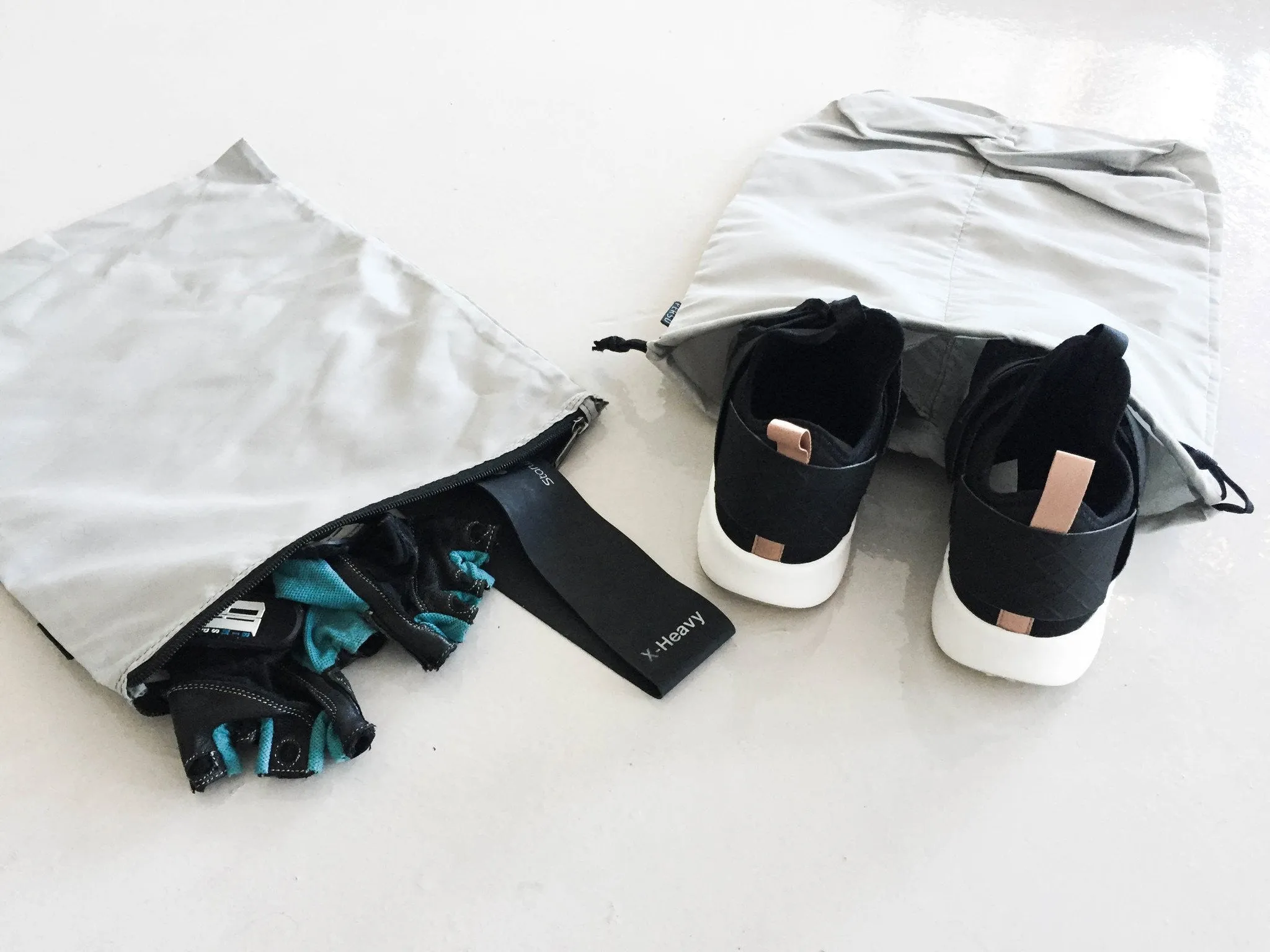 MACHINE-WASHABLE NYLON ZIPPERED BAG