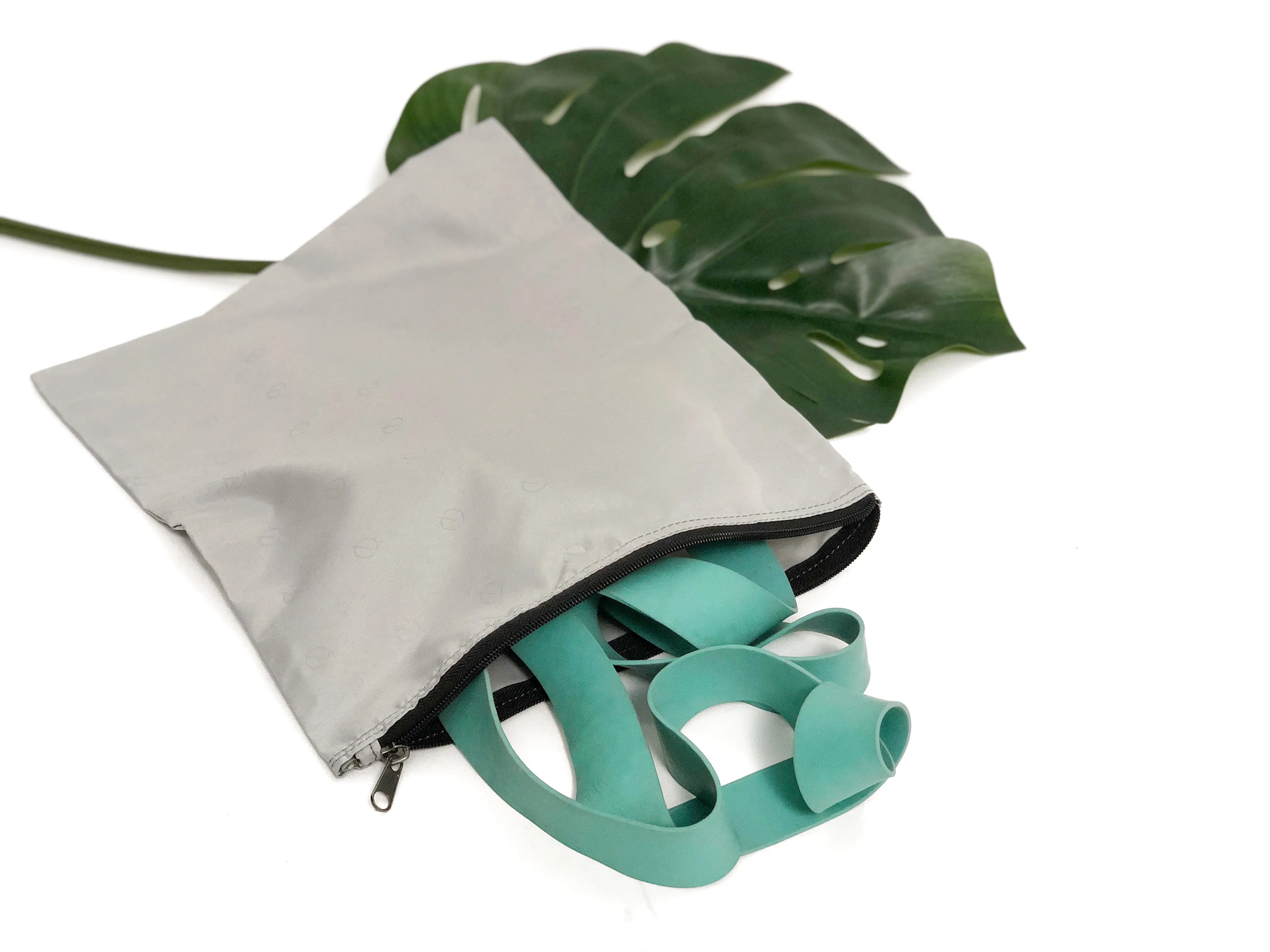 MACHINE-WASHABLE NYLON ZIPPERED BAG