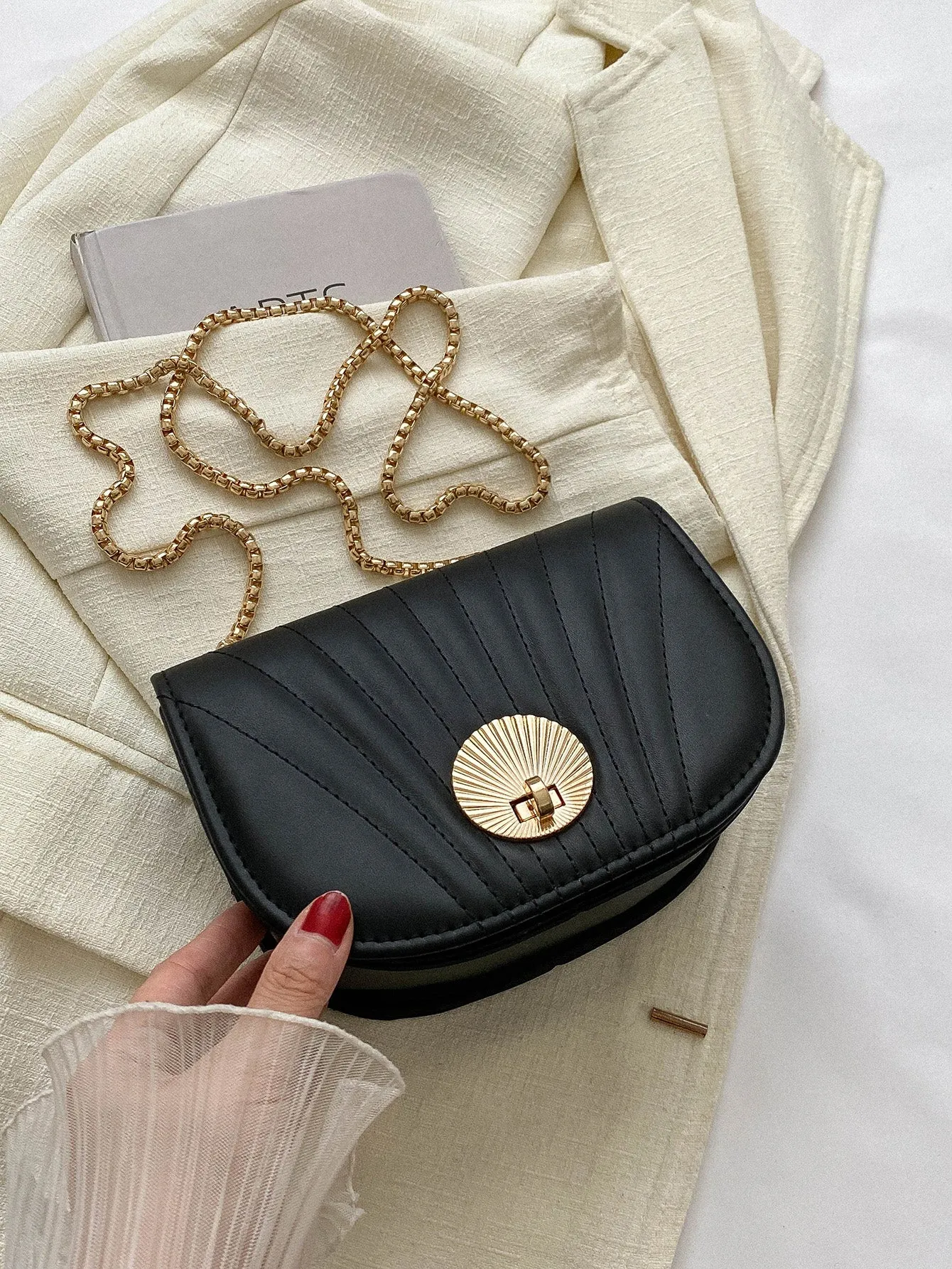 Mini Turn-lock Flap Crossbody Bag And Metal Chain Strap - Black