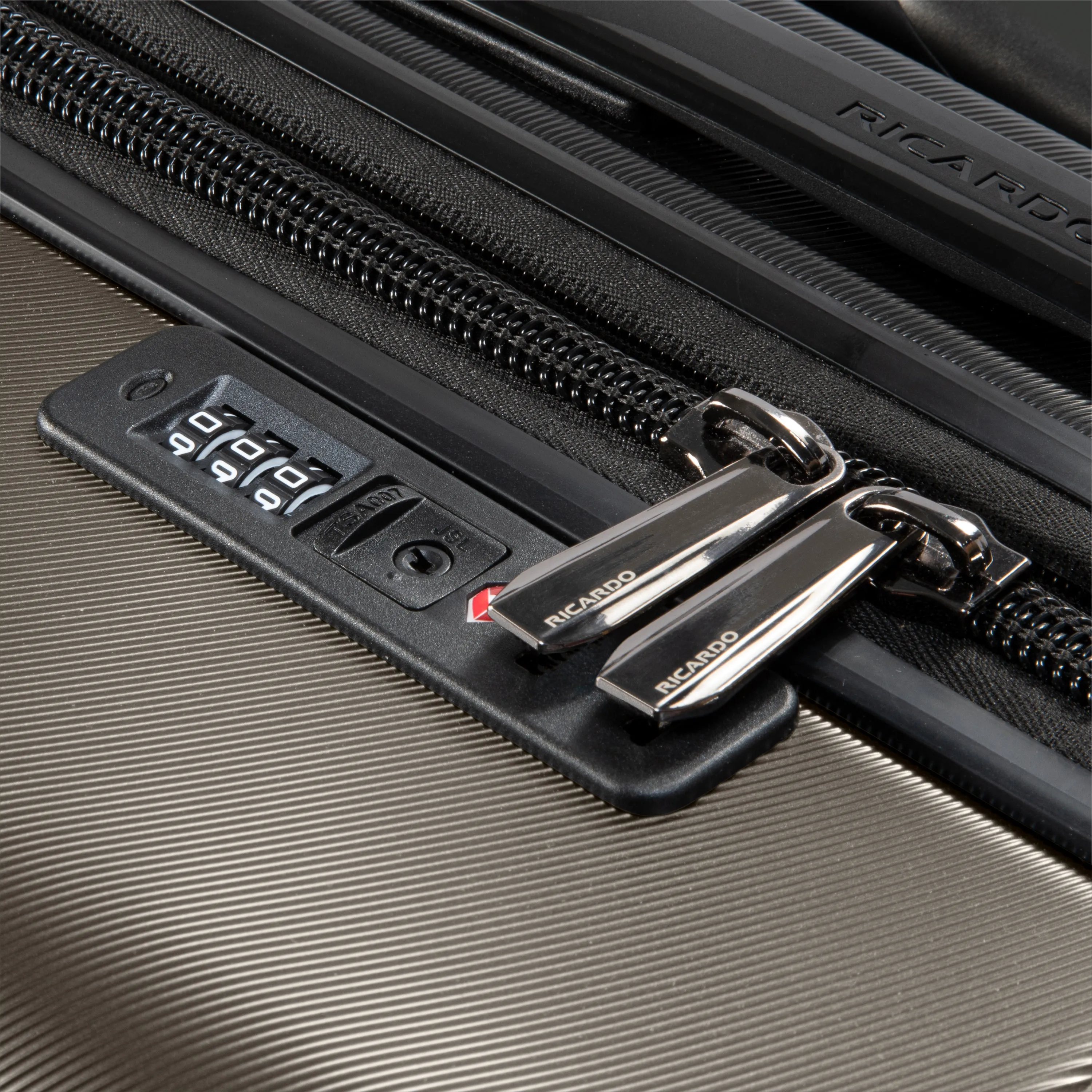 Montecito 2.0 Hardside Medium Check-in Expandable Spinner