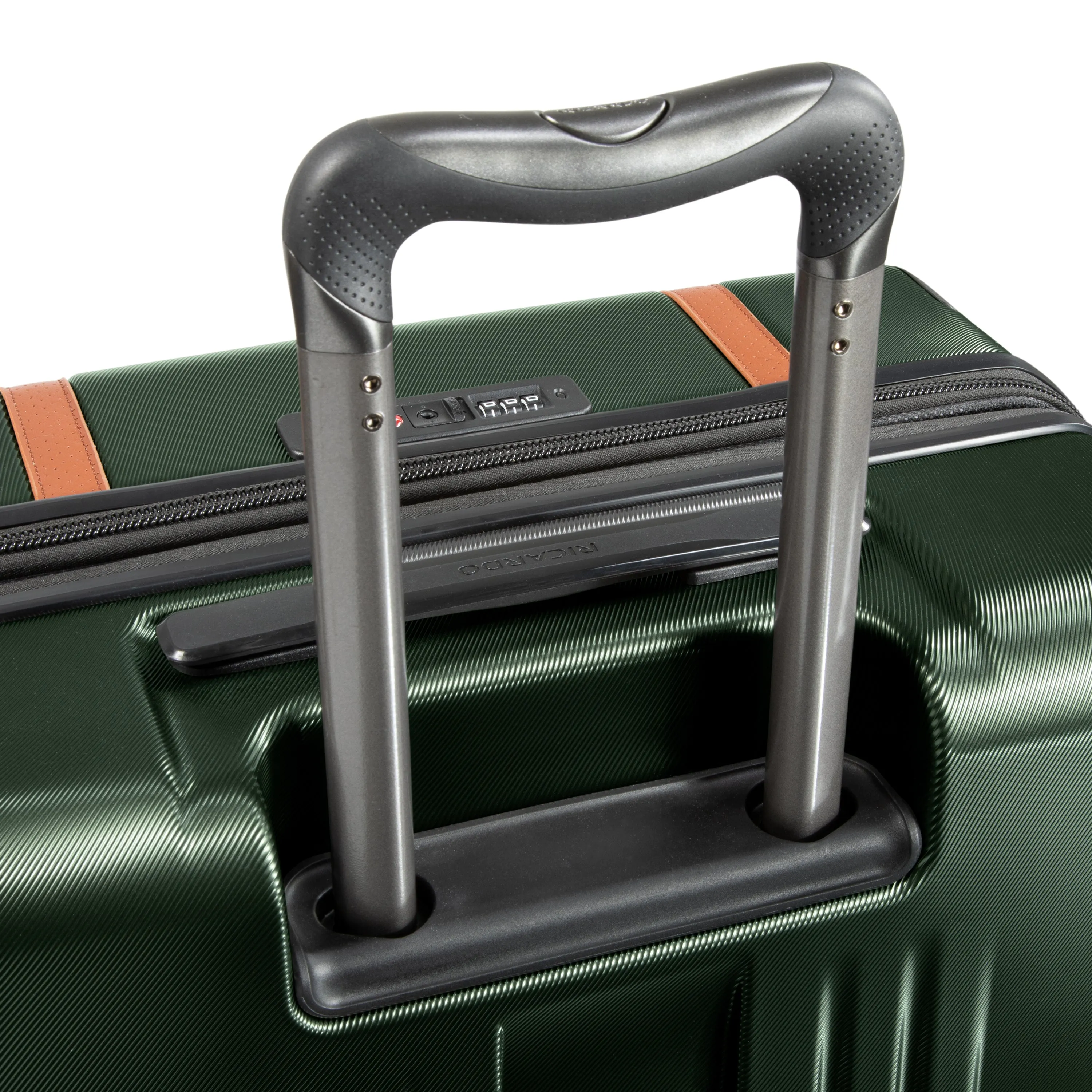 Montecito 2.0 Hardside Medium Check-in Expandable Spinner