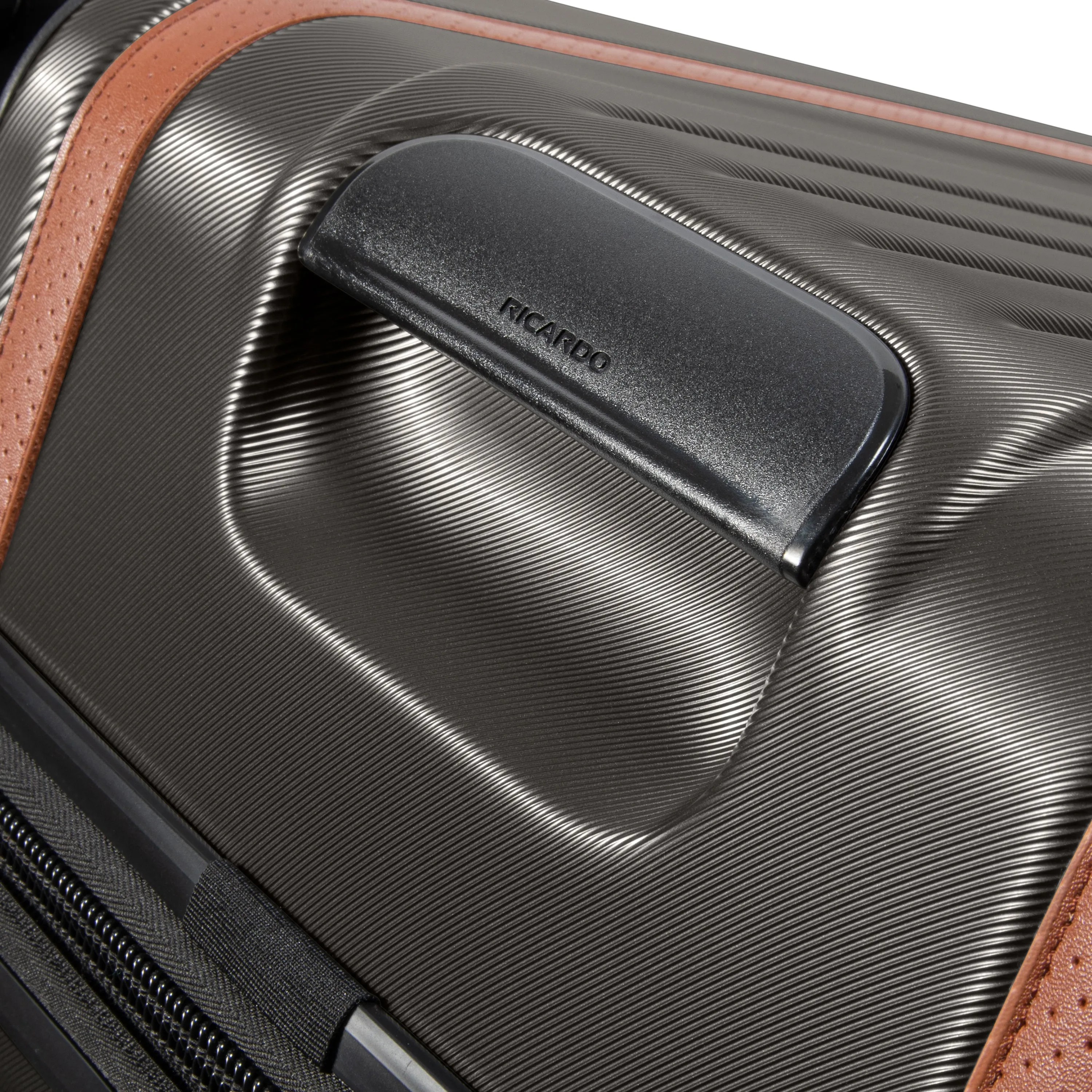 Montecito 2.0 Hardside Medium Check-in Expandable Spinner