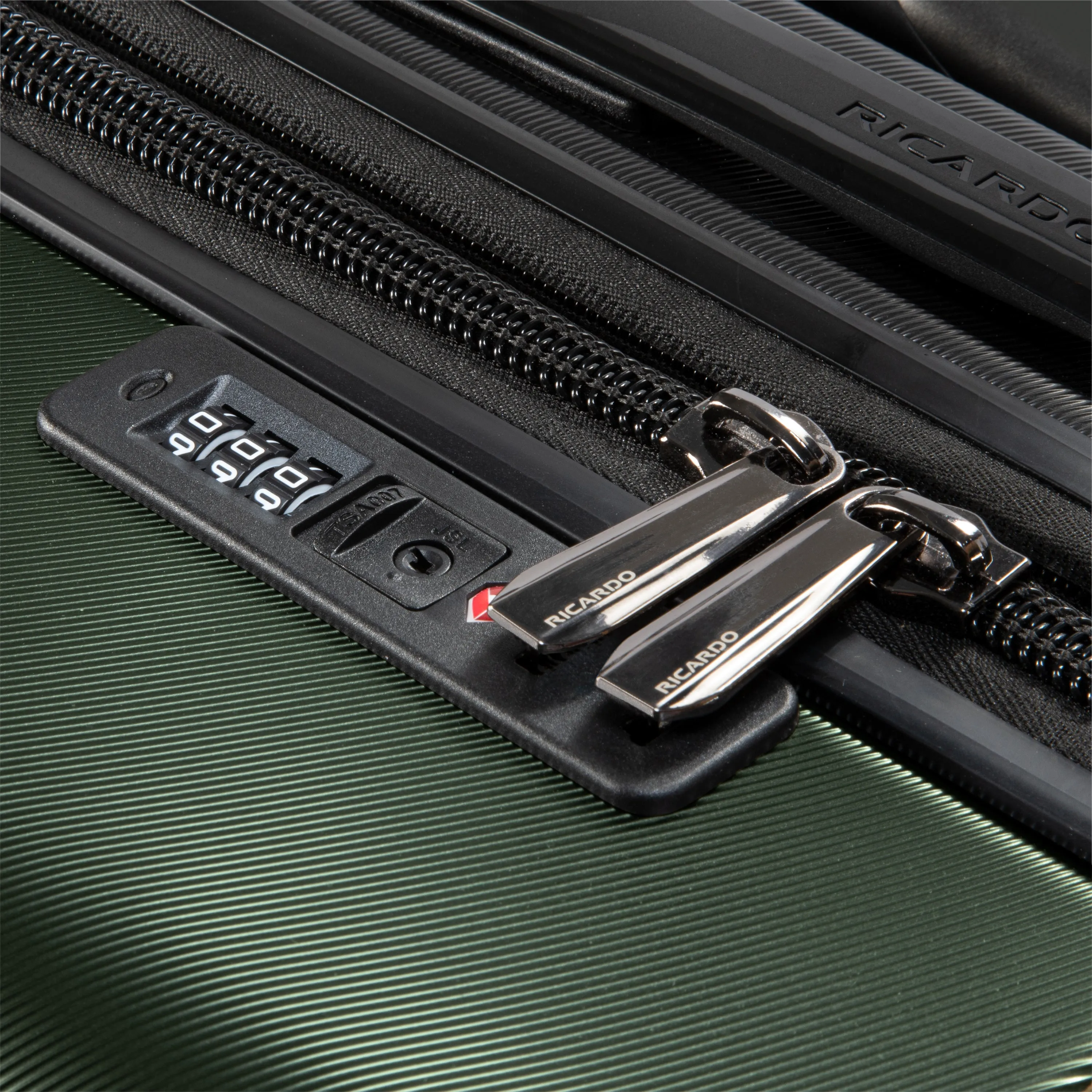 Montecito 2.0 Hardside Medium Check-in Expandable Spinner