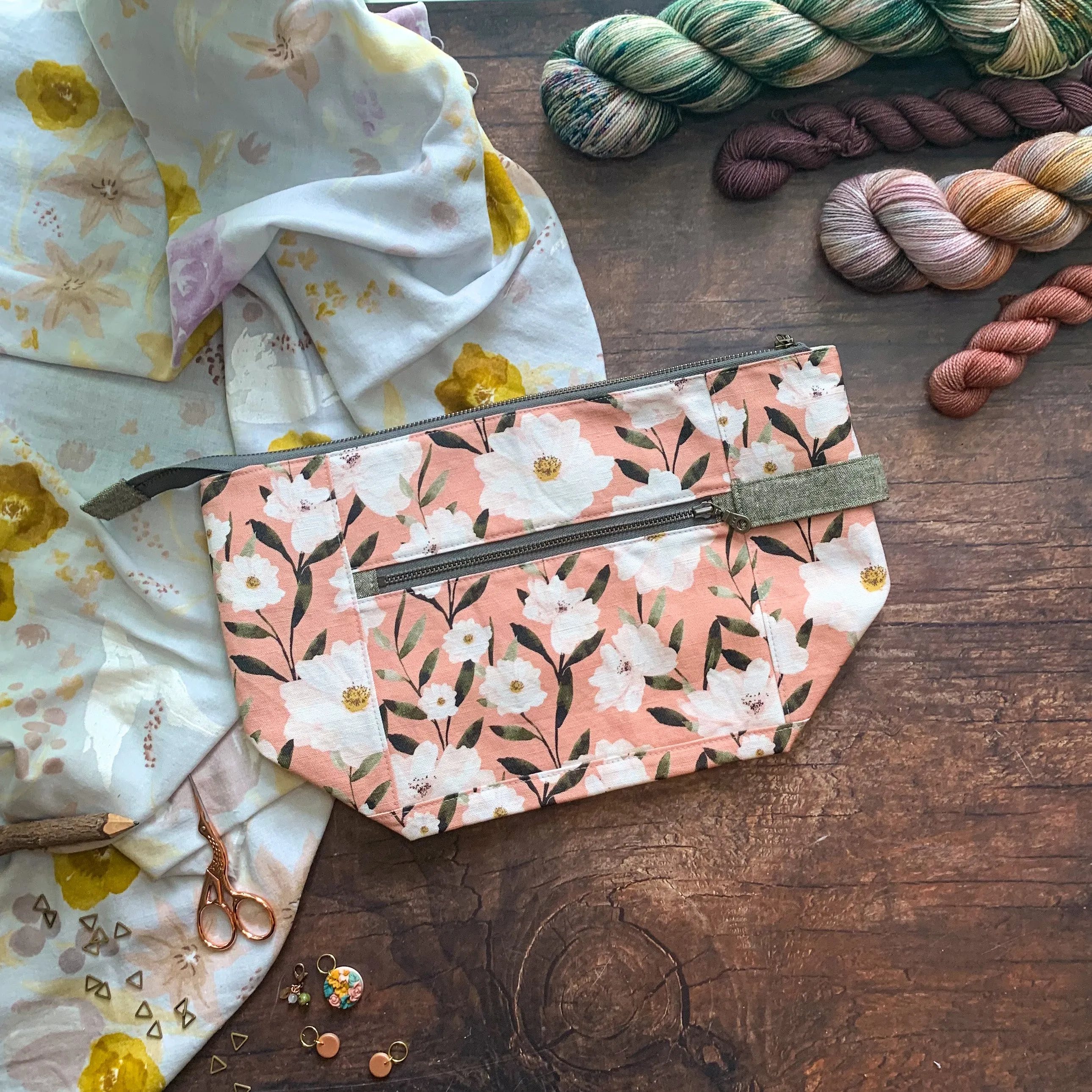 *Pink Sand Wildflowers*  Zippered Knitting Project Bag
