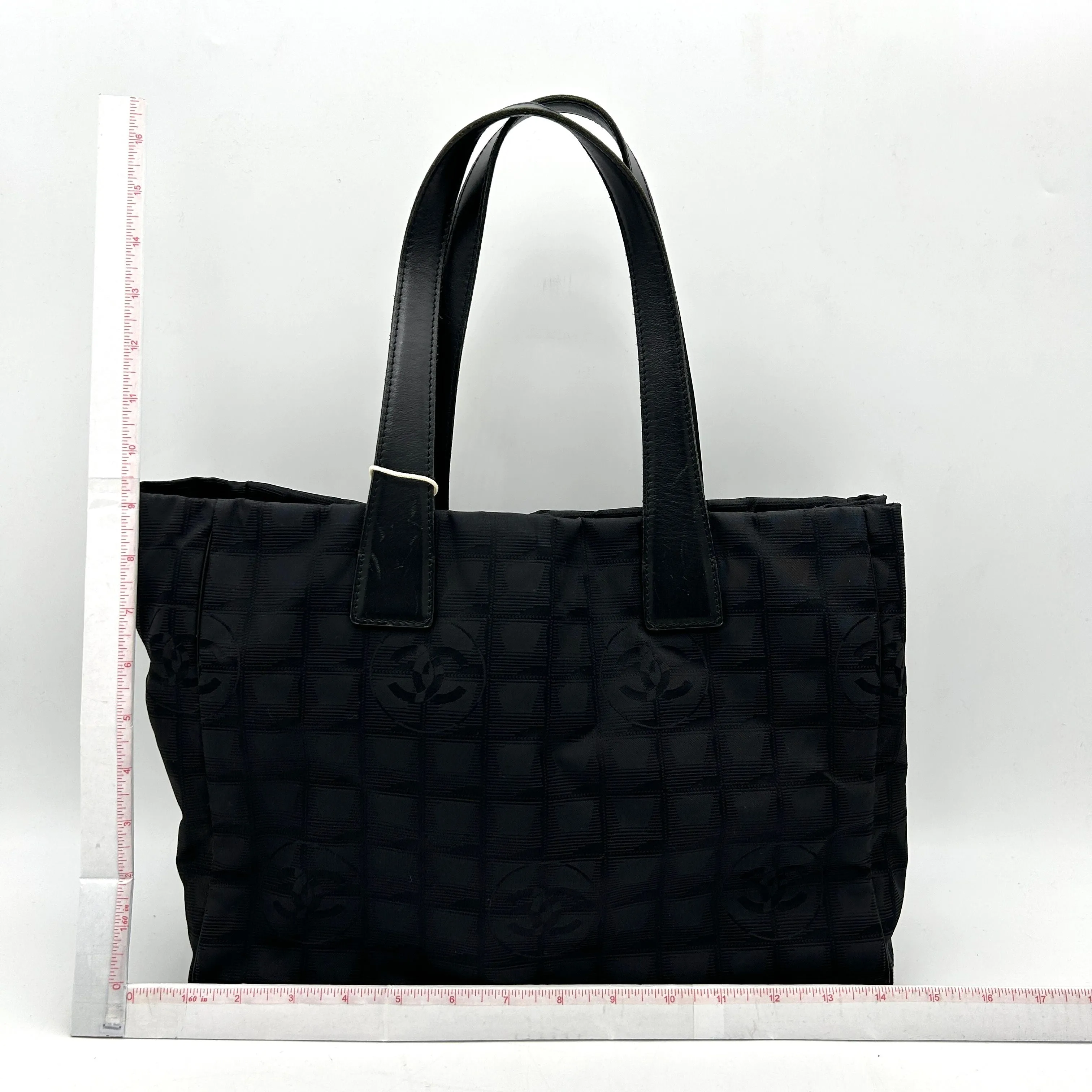 Pre-owned Chanel Tote Bagtravel Line Nylon Black  WD459597