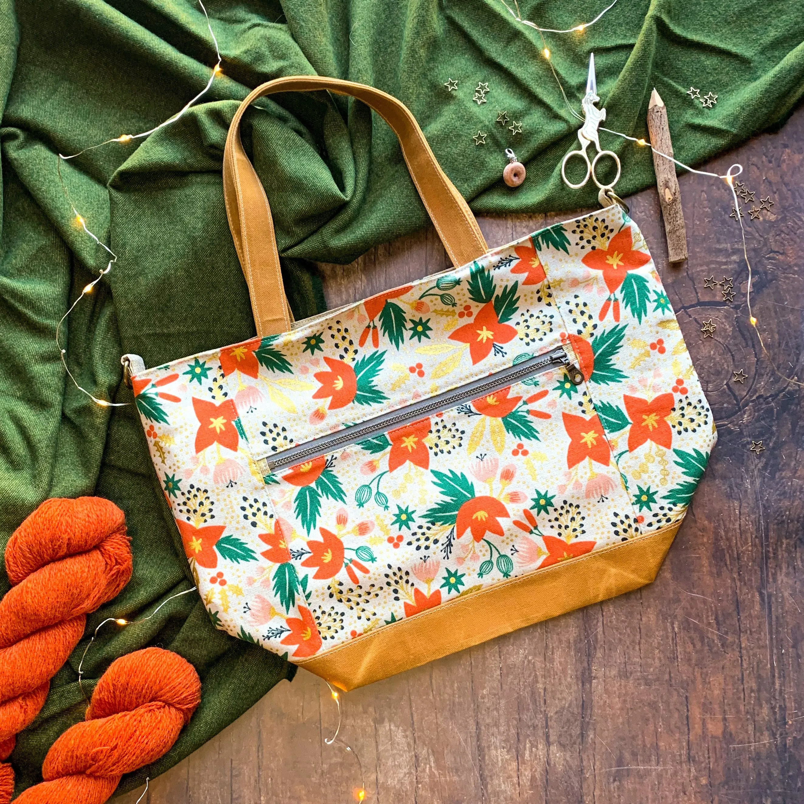 "Poinsettia*- Zippered Knitting Project Bag