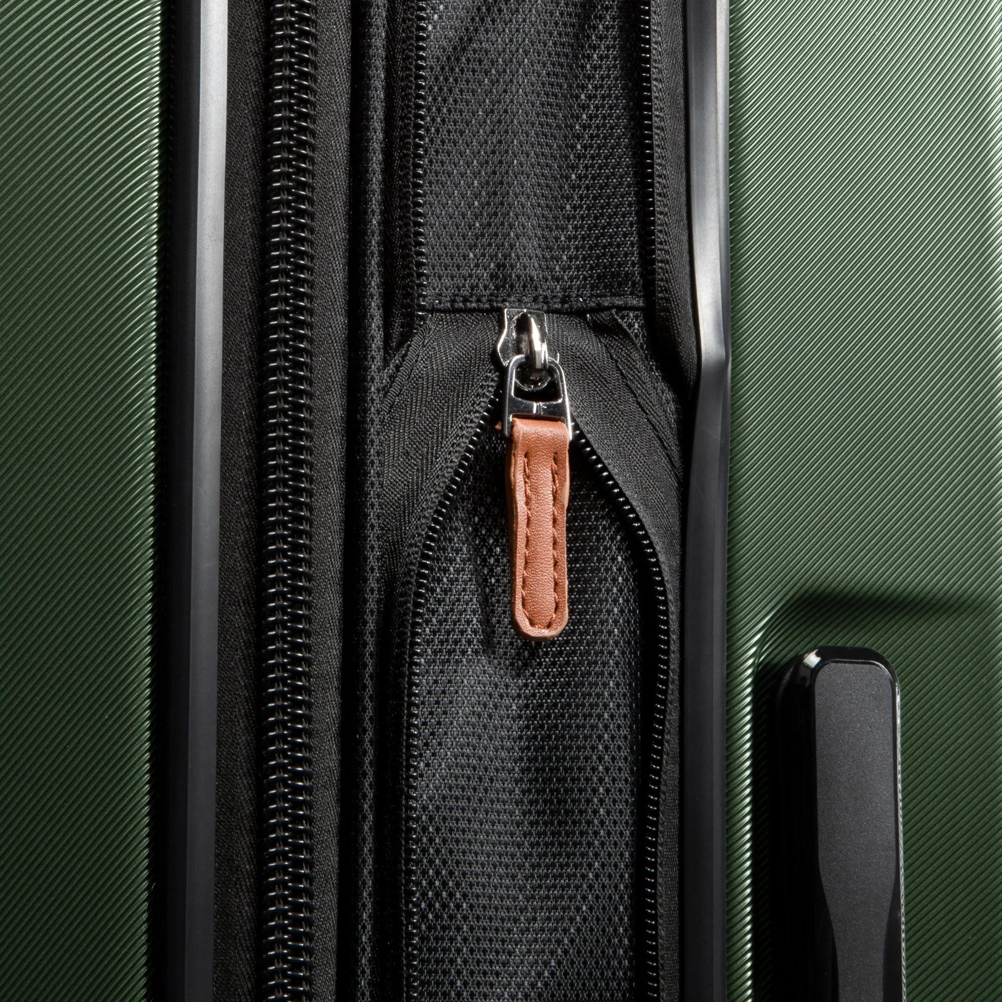 Ricardo Beverly Hills Montecito 2.0 29" Hardside Expandable Spinner - ONLINE ONLY