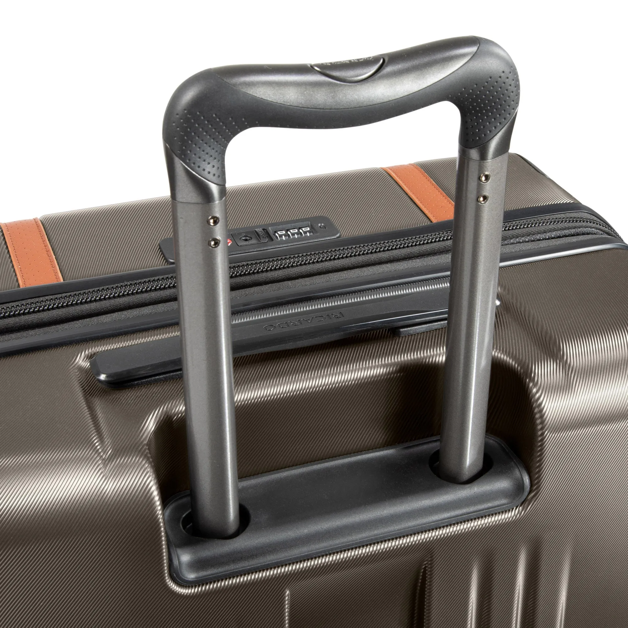 Ricardo Beverly Hills Montecito 2.0 29" Hardside Expandable Spinner - ONLINE ONLY