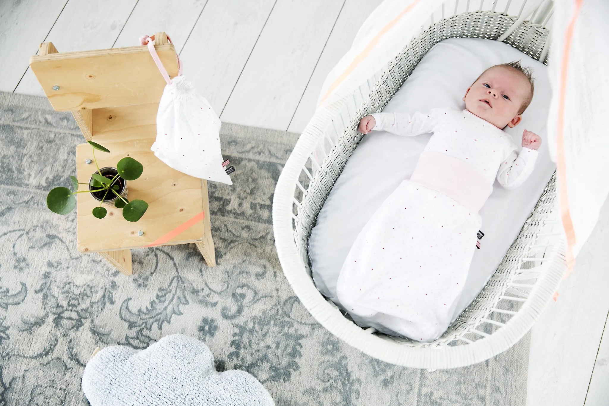 Snoozebaby Set new born cocoon 0-3 months incl hat & bag in dots light pink