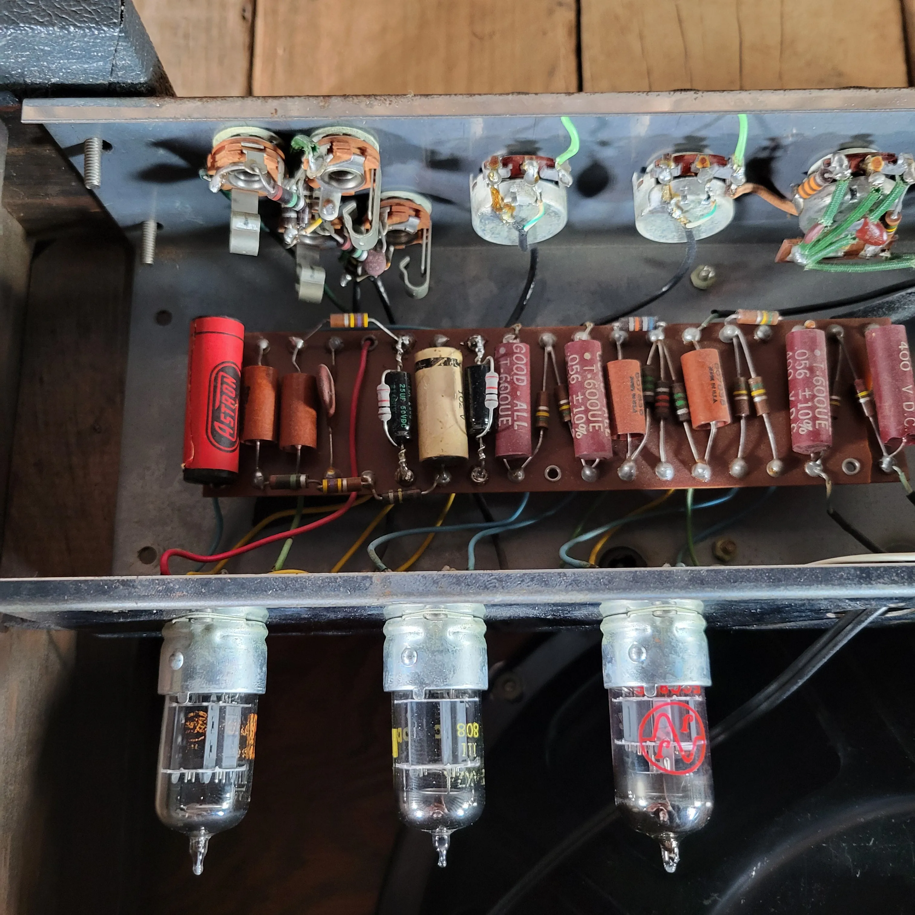 Sonola Branded Guild 66-J Amp