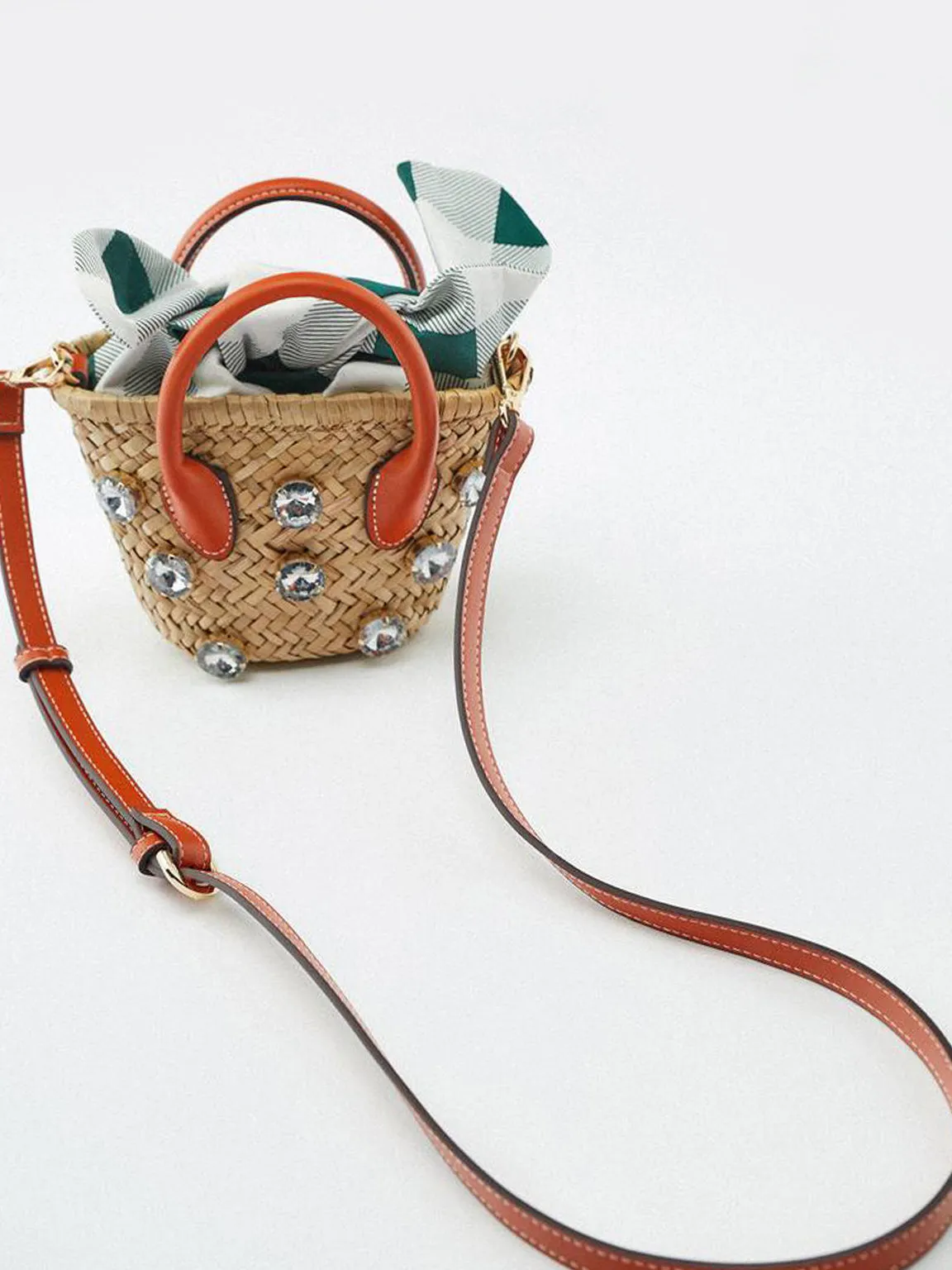 Summer Straw Braided Basket Bag Open-top Petit Bucket Handbag Top Handle Crystal Embellishment Clutch