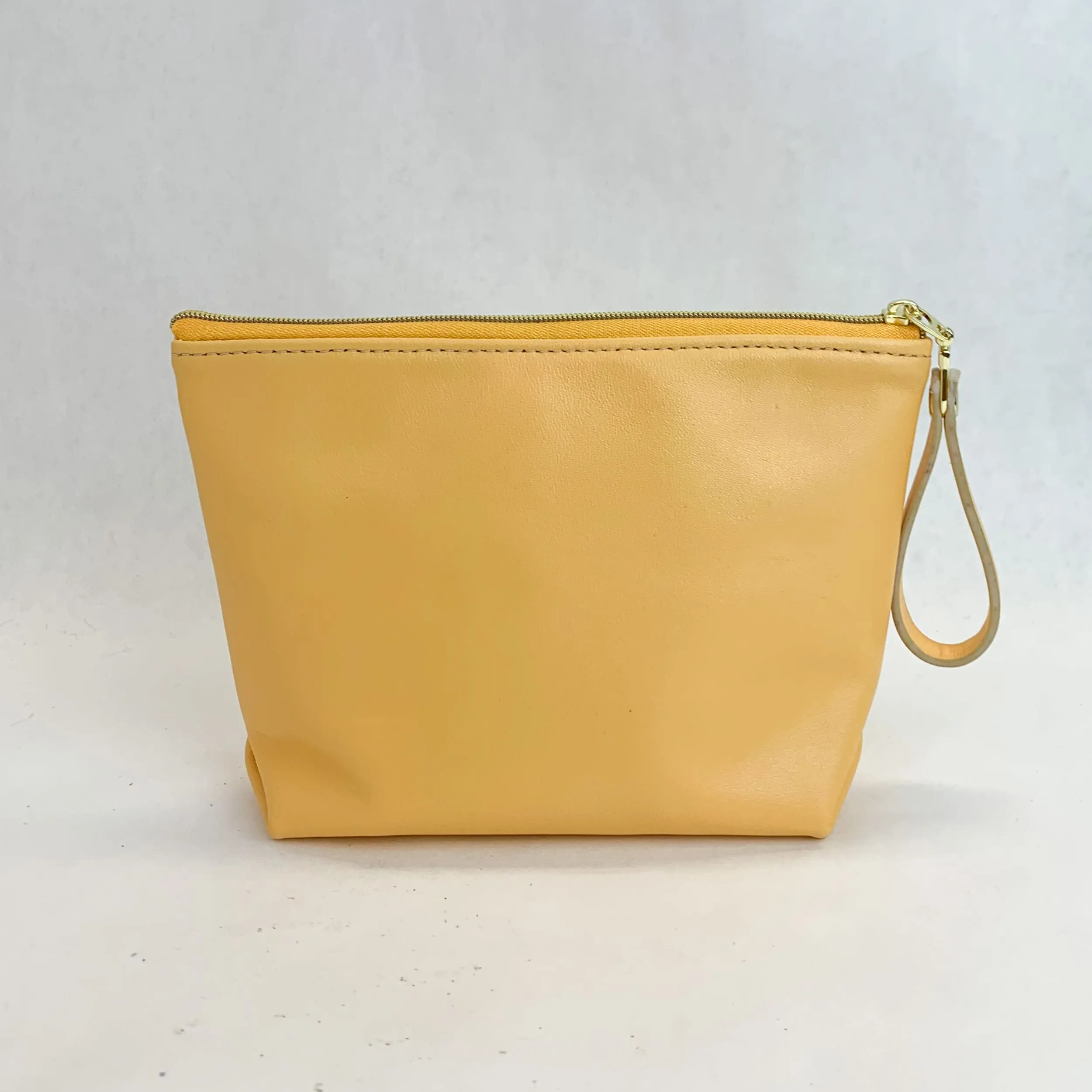 T5 Leather Cos Case in Calfskin