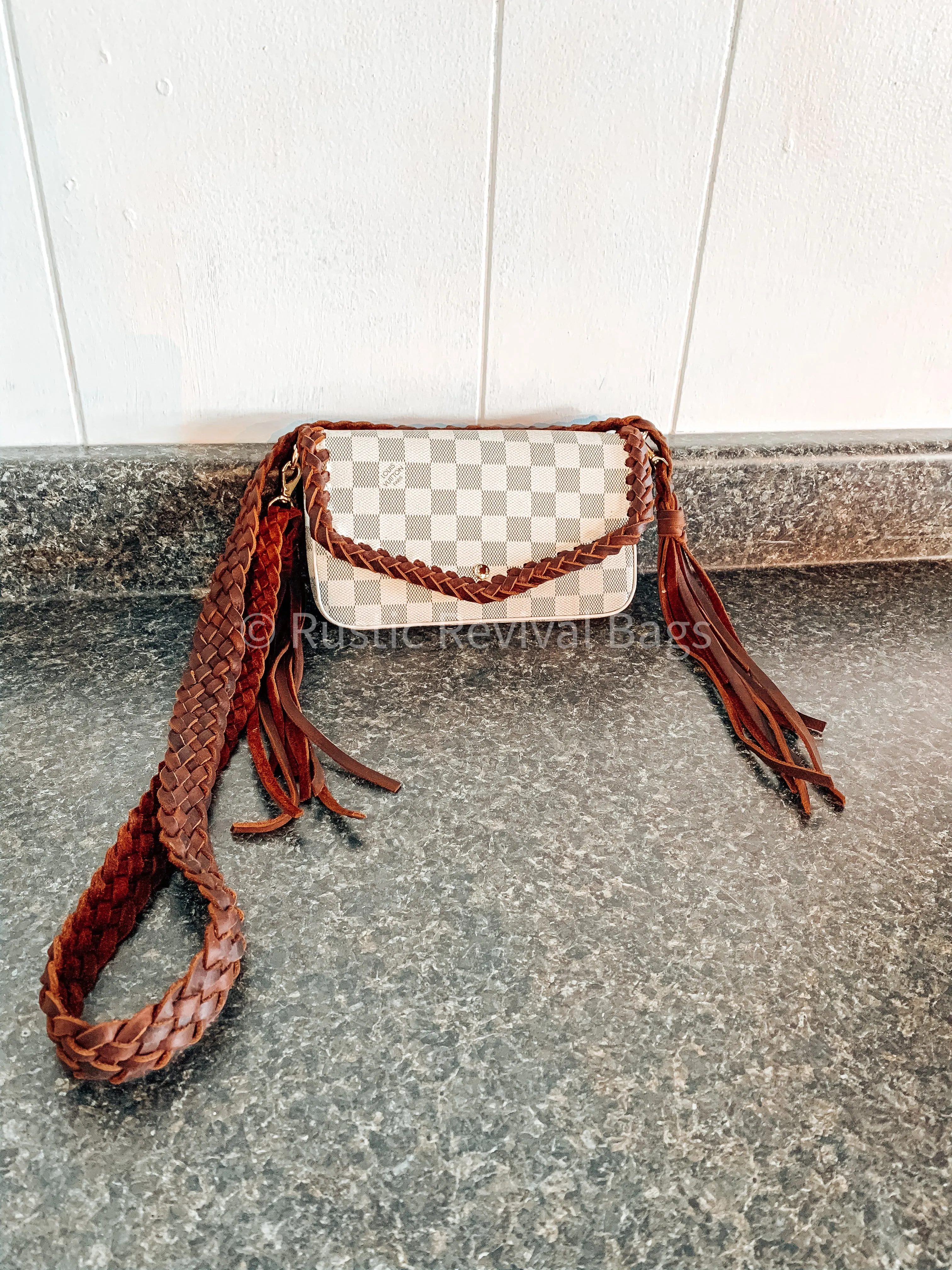 The Elizabeth Crossbody