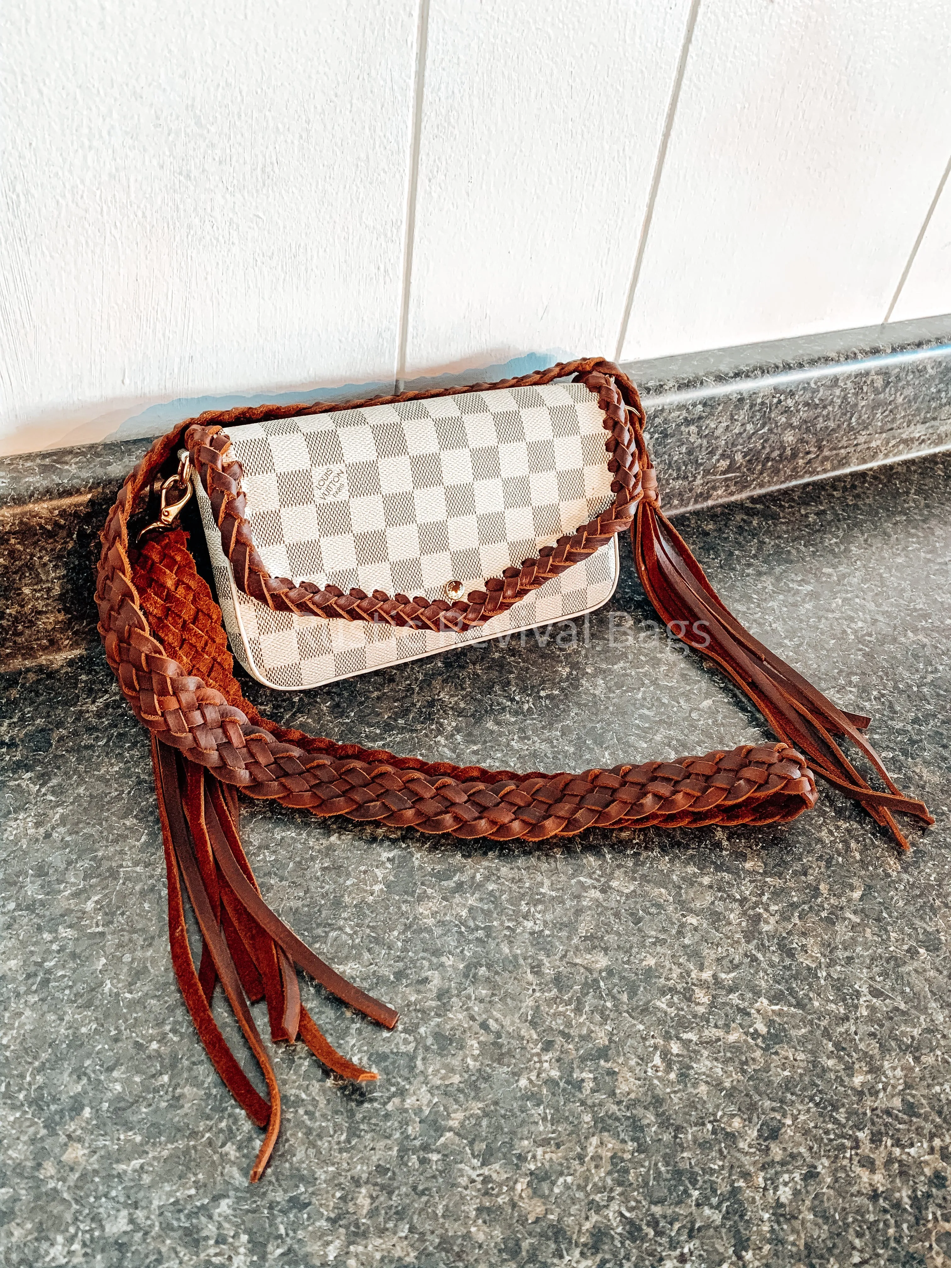 The Elizabeth Crossbody