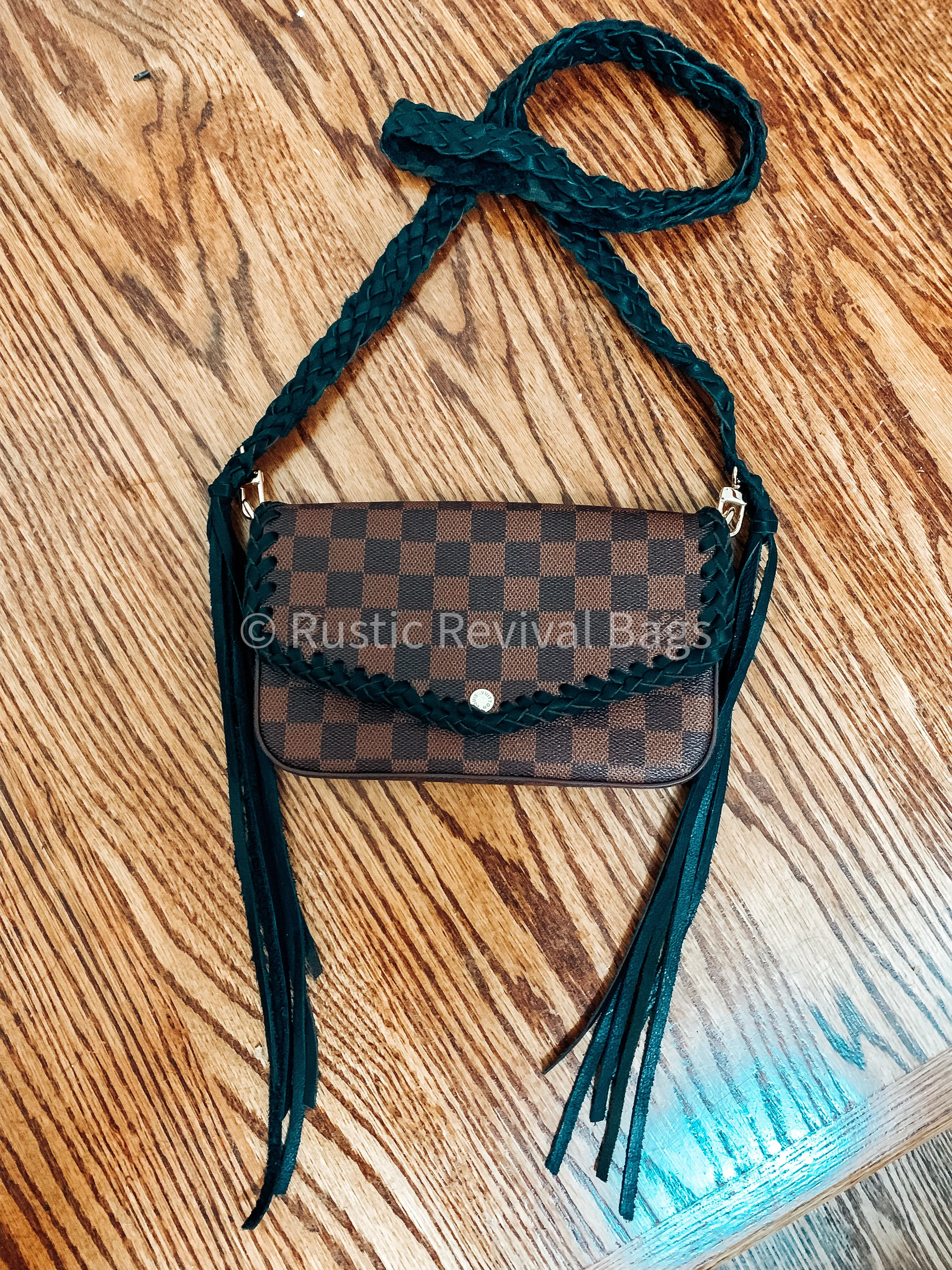 The Elizabeth Crossbody