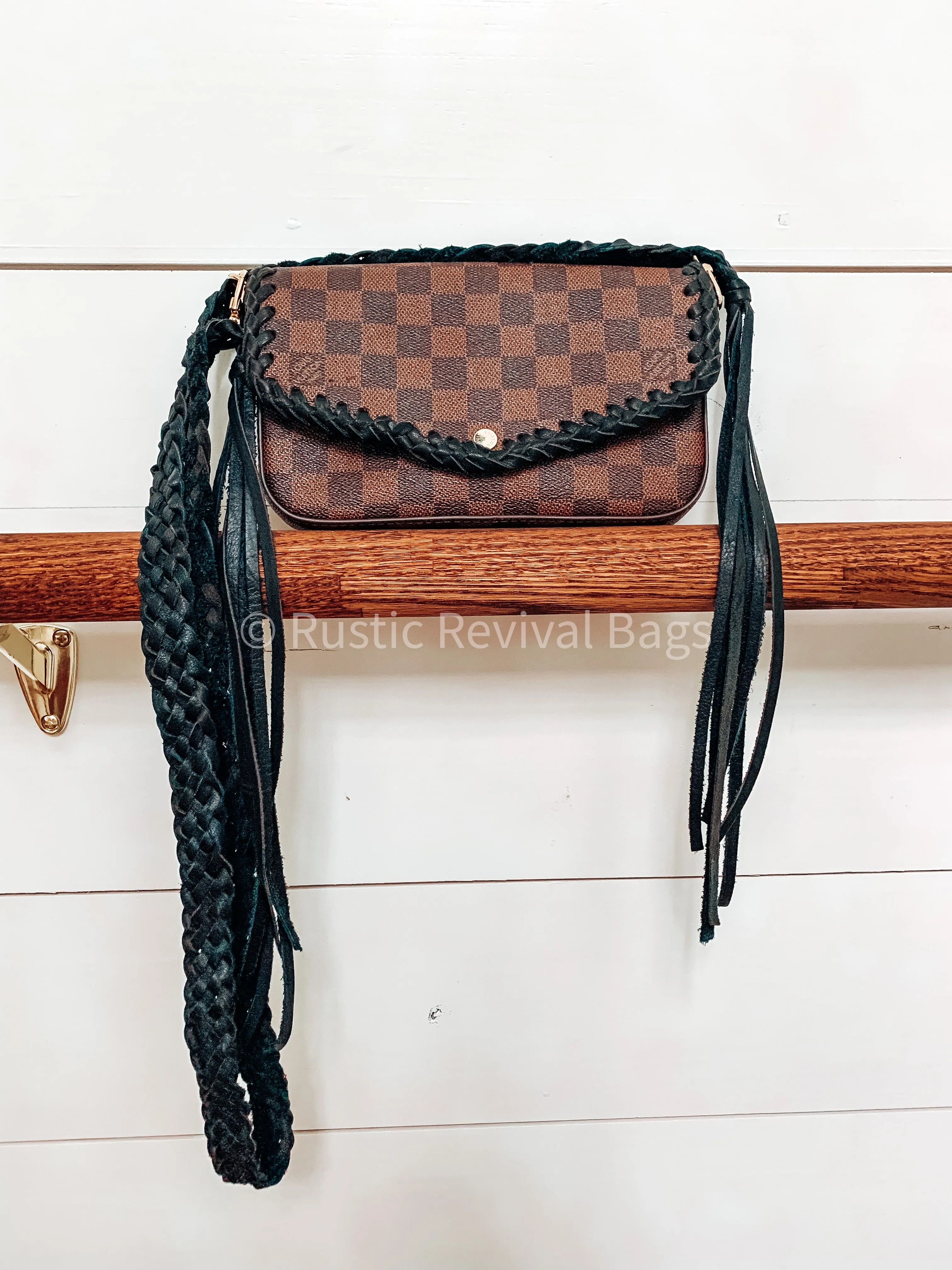 The Elizabeth Crossbody