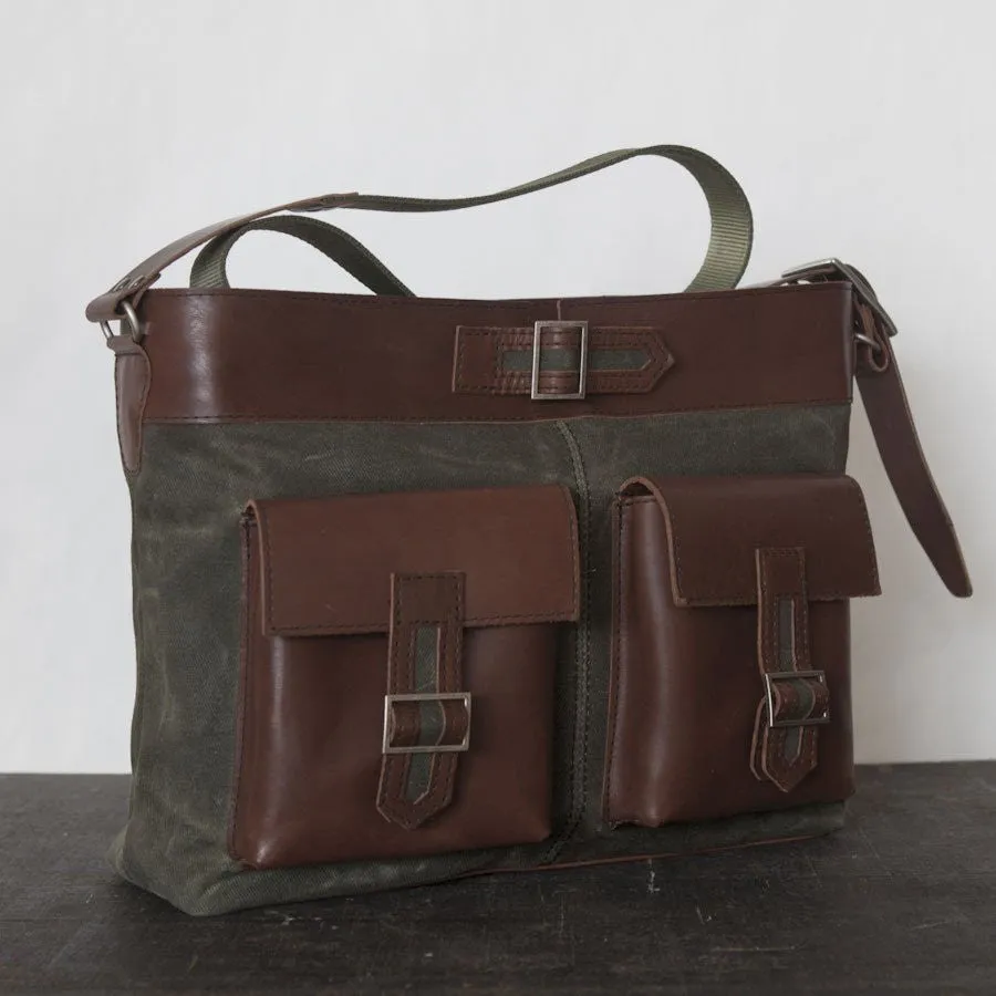 VIA I Messenger Bag - Army Green