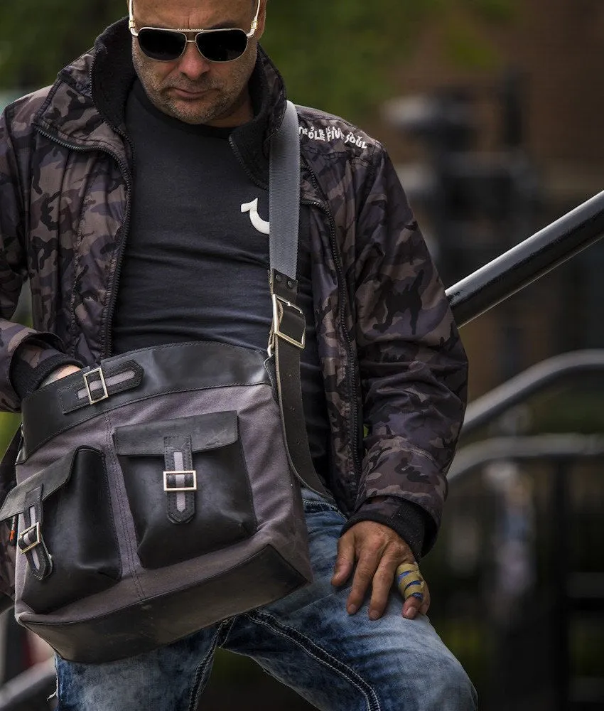 VIA I Messenger Bag - Army Green