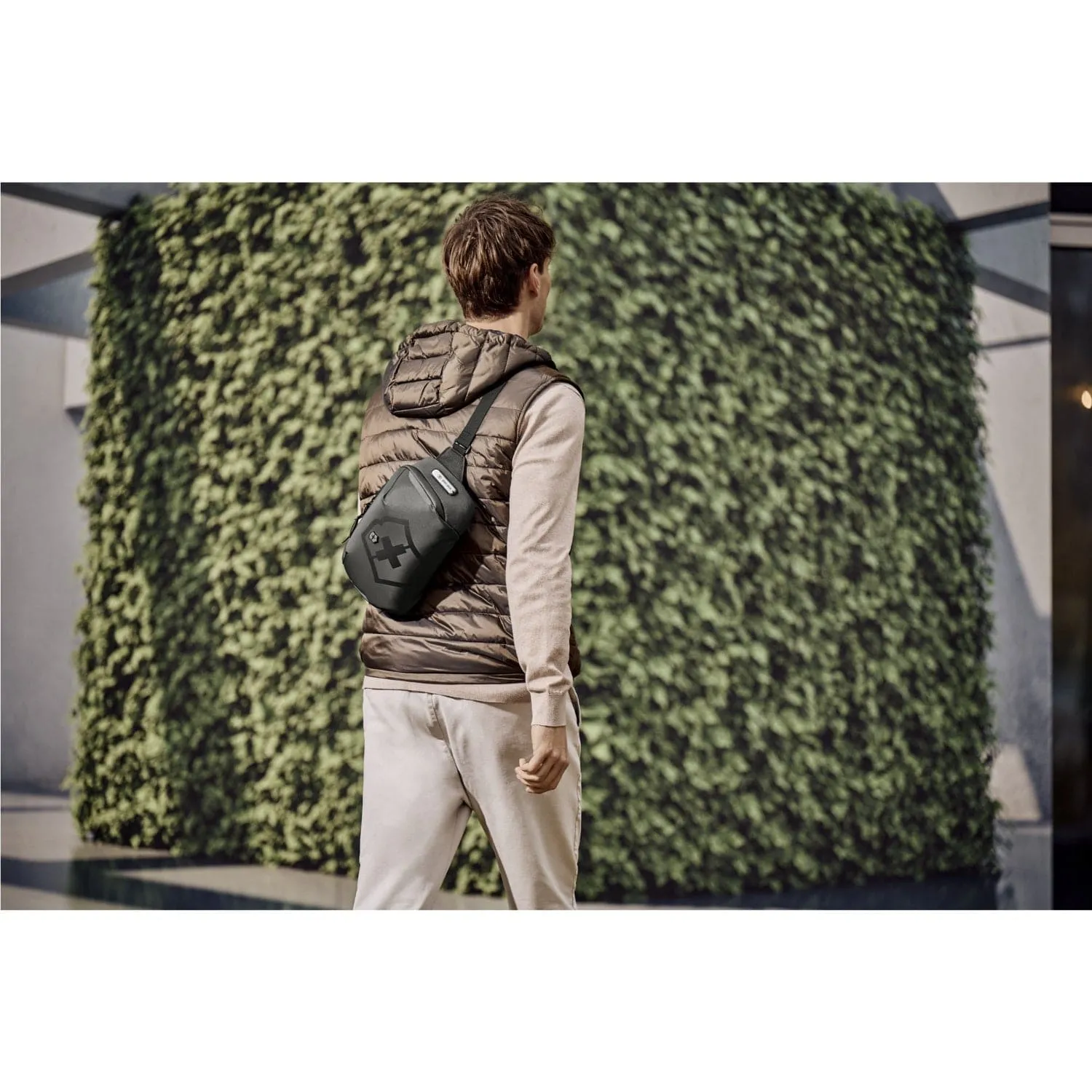 Victorinox Touring 2.0 Sling Bag Black - 612128