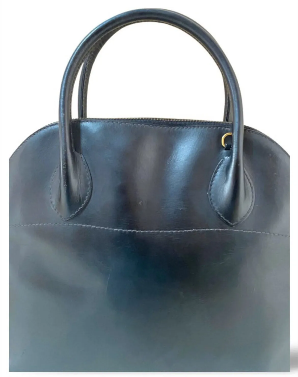 Vintage Roberta di Camerino black leather mini bolide bag with a gold tone logo charm. Classic piece for any occasion. 051227