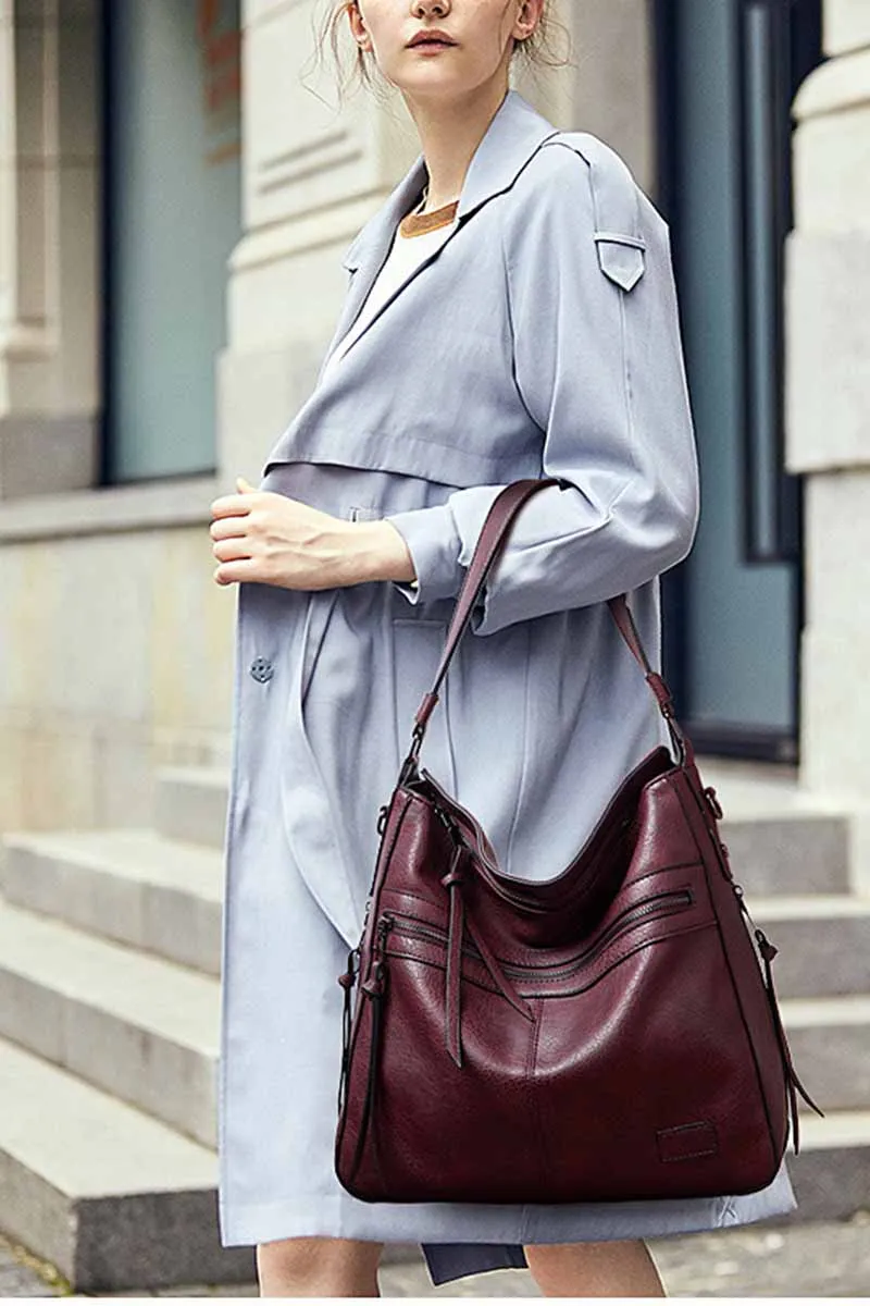 Vintage Shoulder Bag With Zipper And Tassel