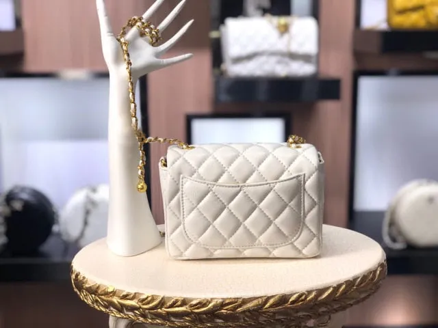 Women Classic Caviar Bag