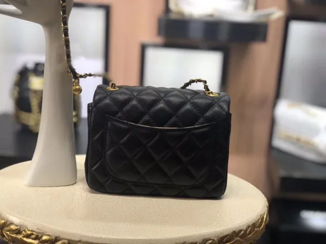 Women Classic Caviar Bag