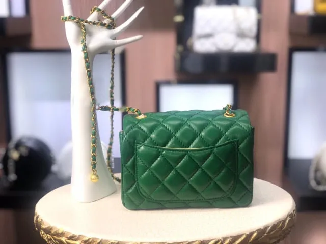 Women Classic Caviar Bag
